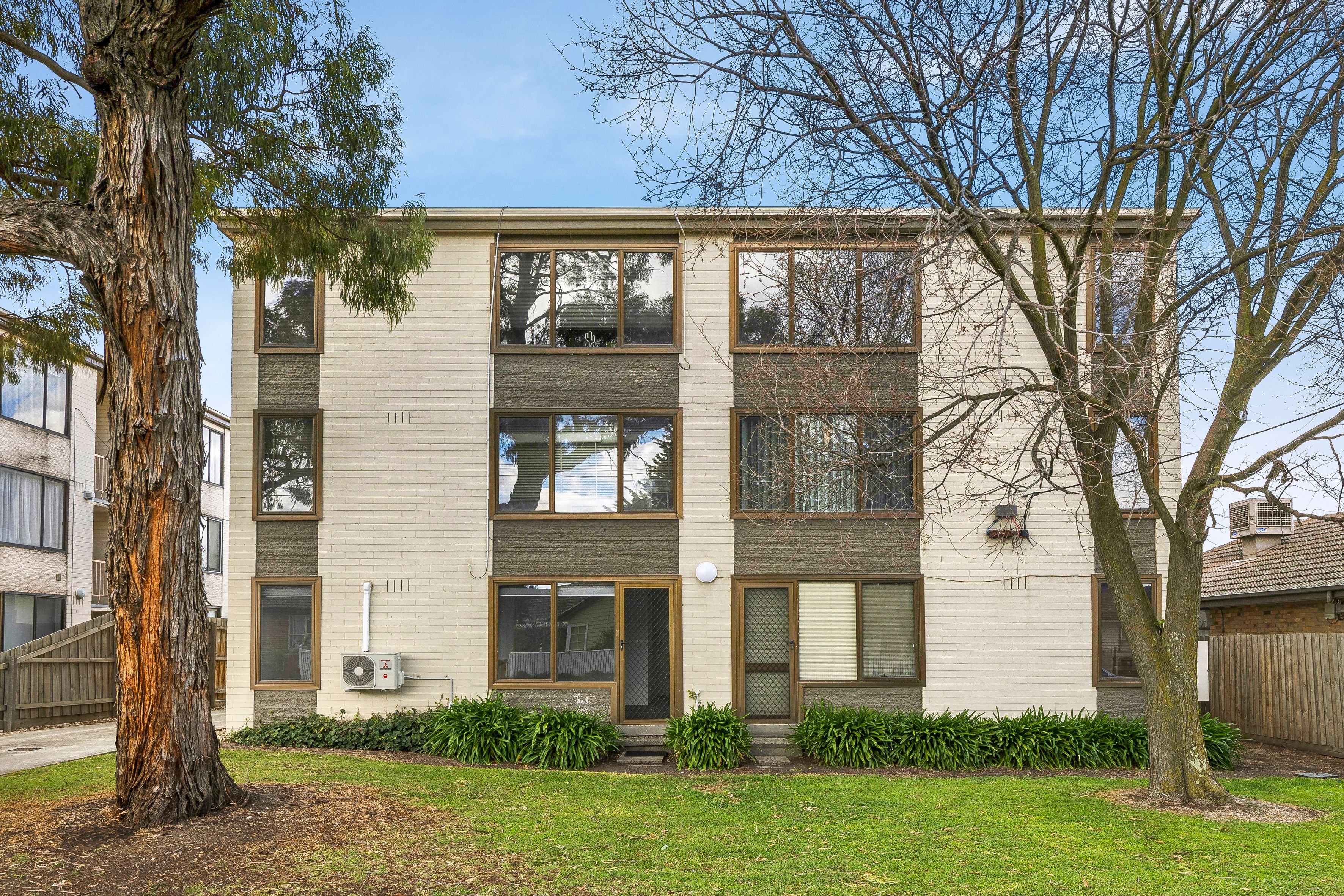 4/12 Salisbury Street — photo from Ray White Glenroy