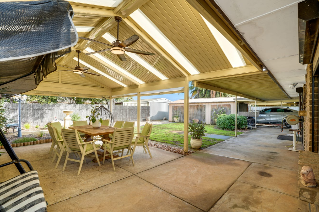 10 Bermudez Crescent — photo 13 of 15