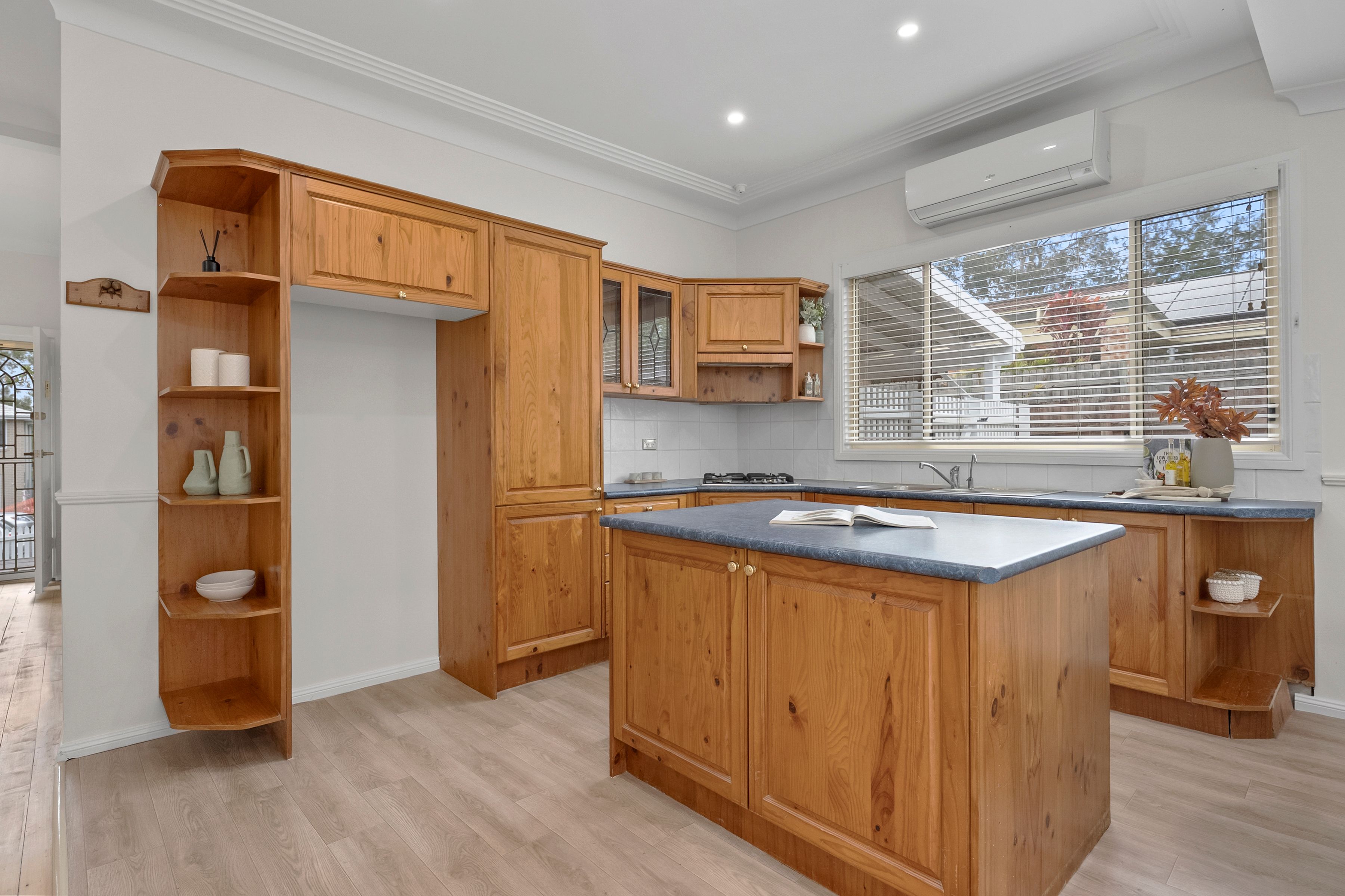 13 Kerrs Road — photo 3 of 10