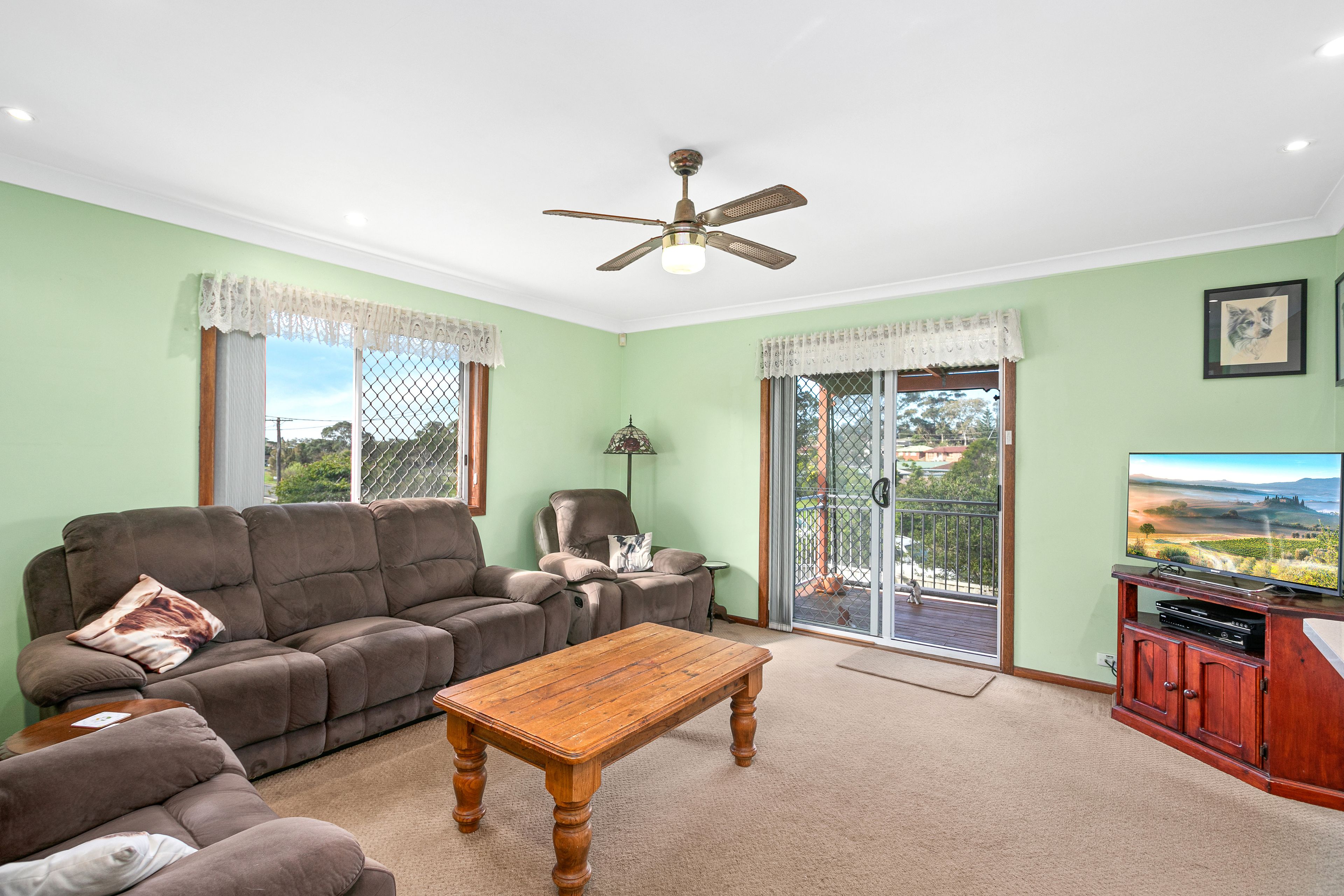 2 Madigan Boulevard, Mount Warrigal, NSW 2528