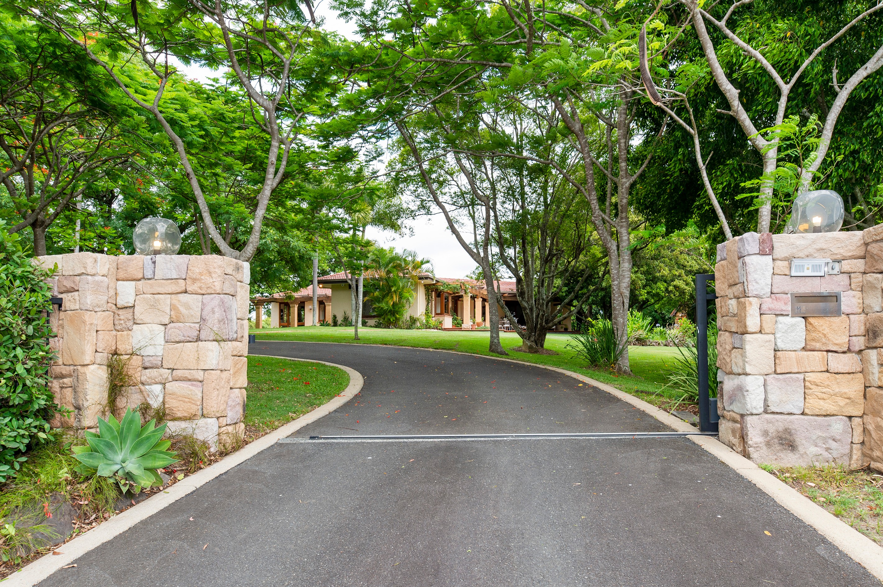 14-18 Carcoola Street, Benowa, QLD 4217