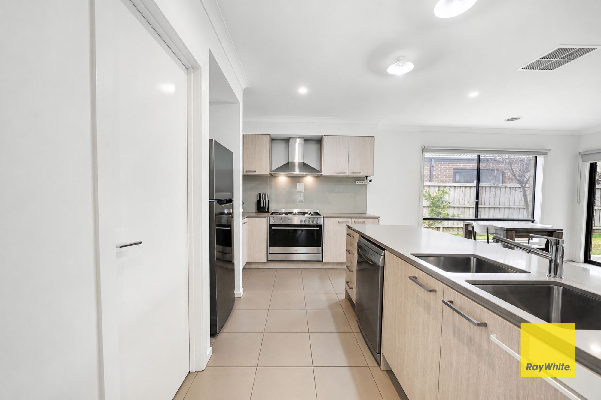 7 Scarlett Street — photo 11 of 20