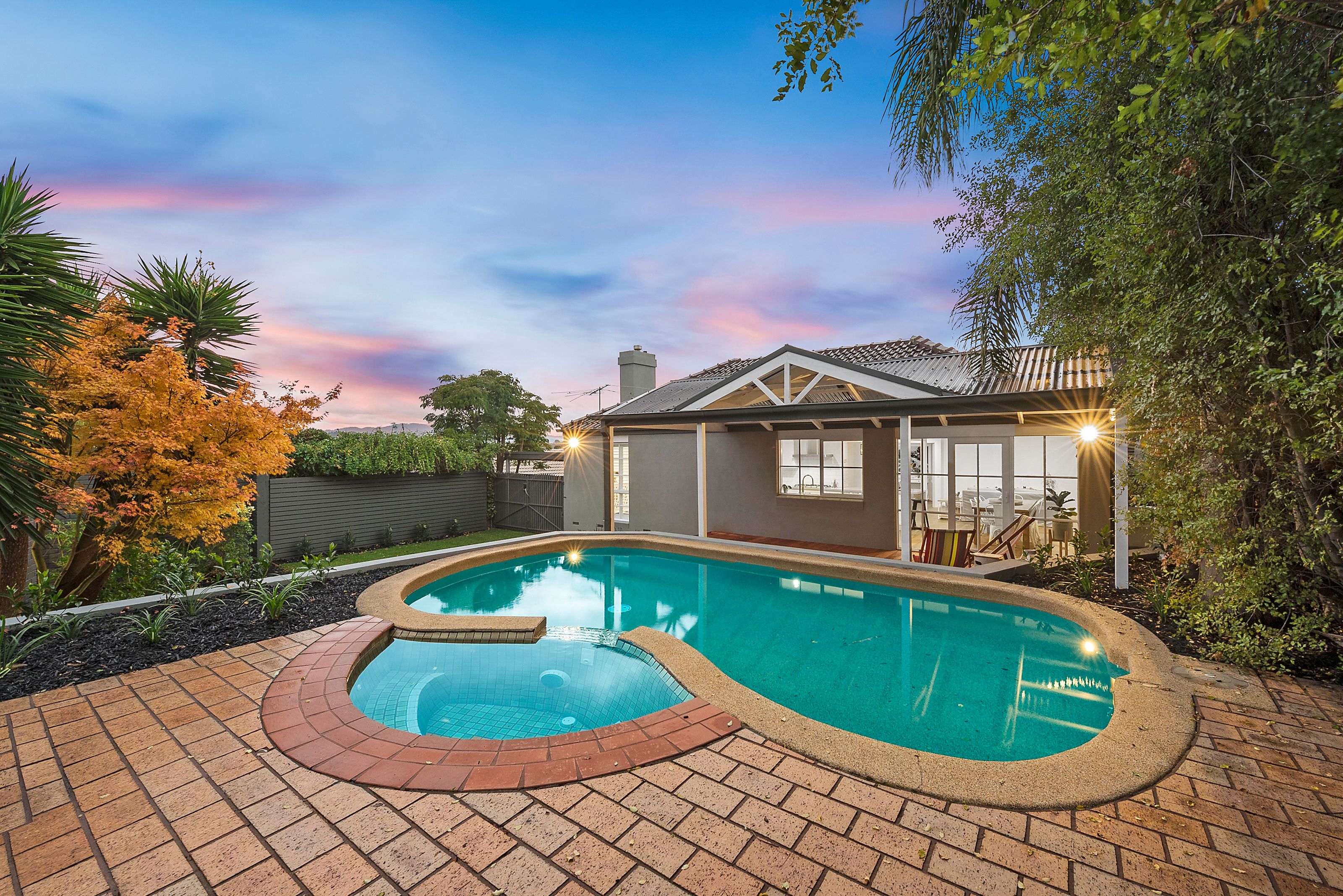 19 Braden Brae Drive, Warranwood VIC 3134