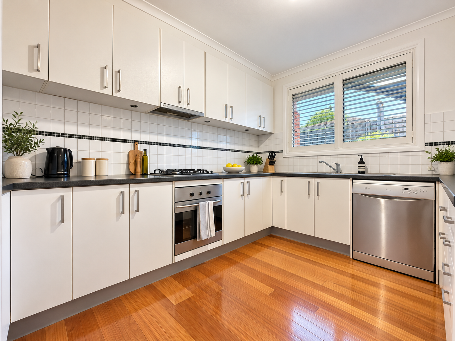 2/15 Miranda Road — photo 4 of 10