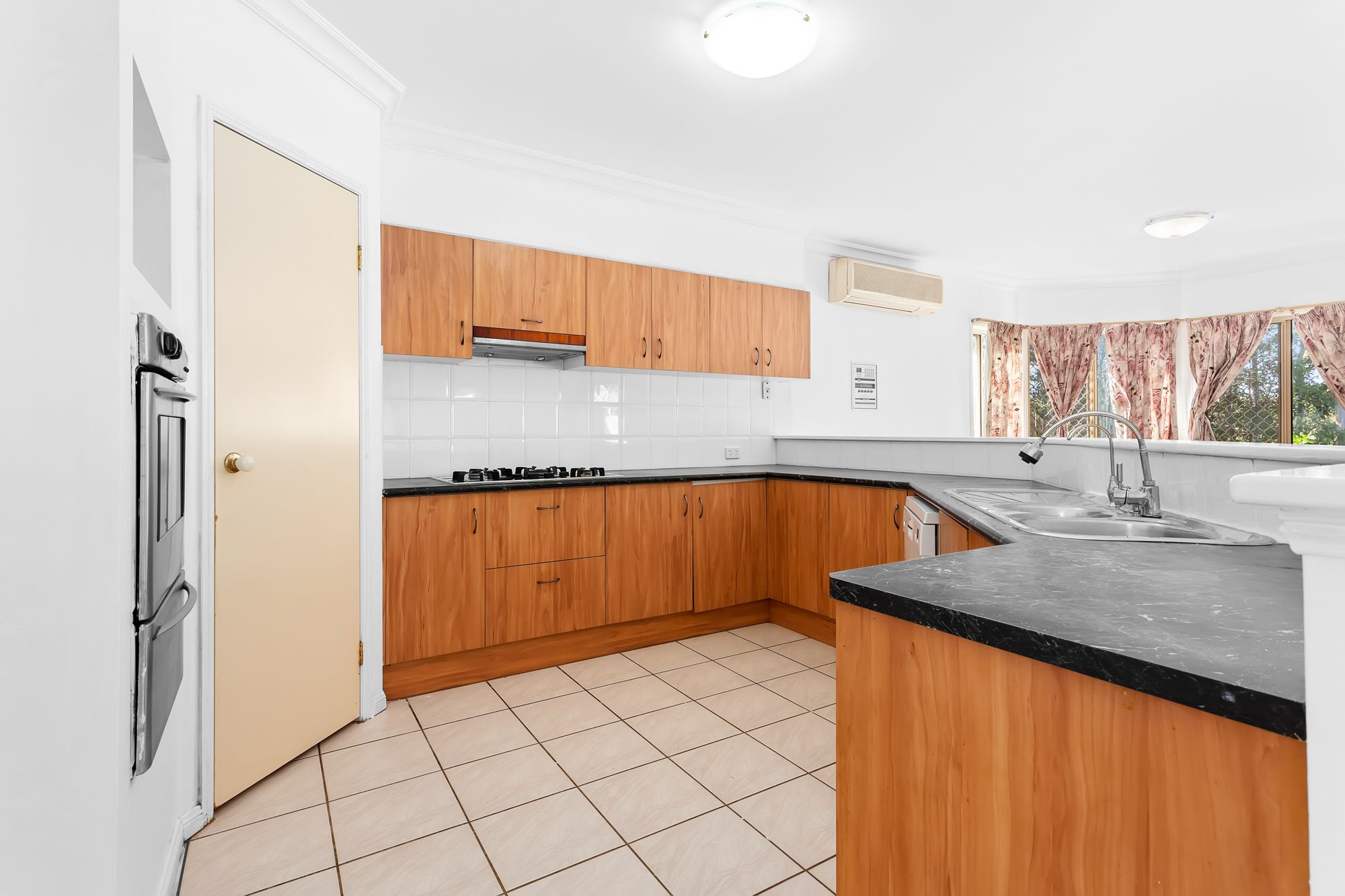 23 Forest Place, Carindale, QLD 4152