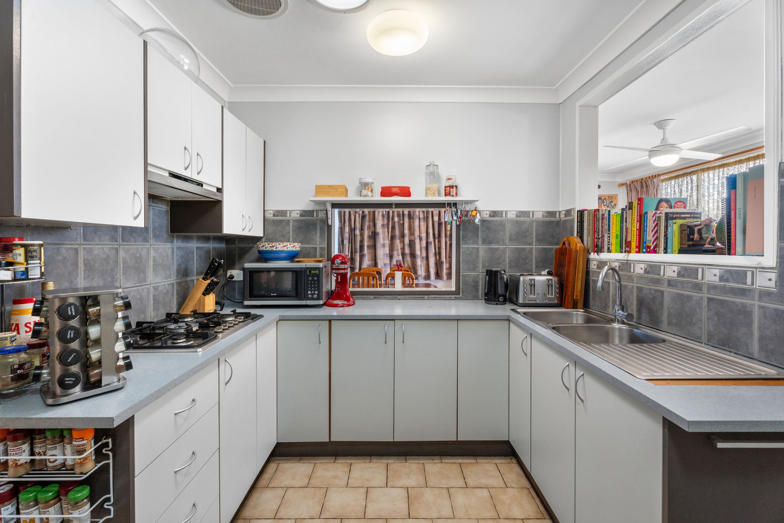 40 Glebe Place — photo 5 of 23
