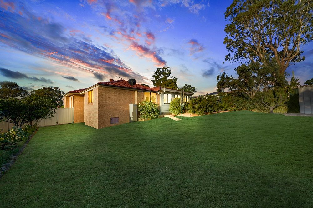 16 Dunkeld Place, St Andrews, NSW 2566