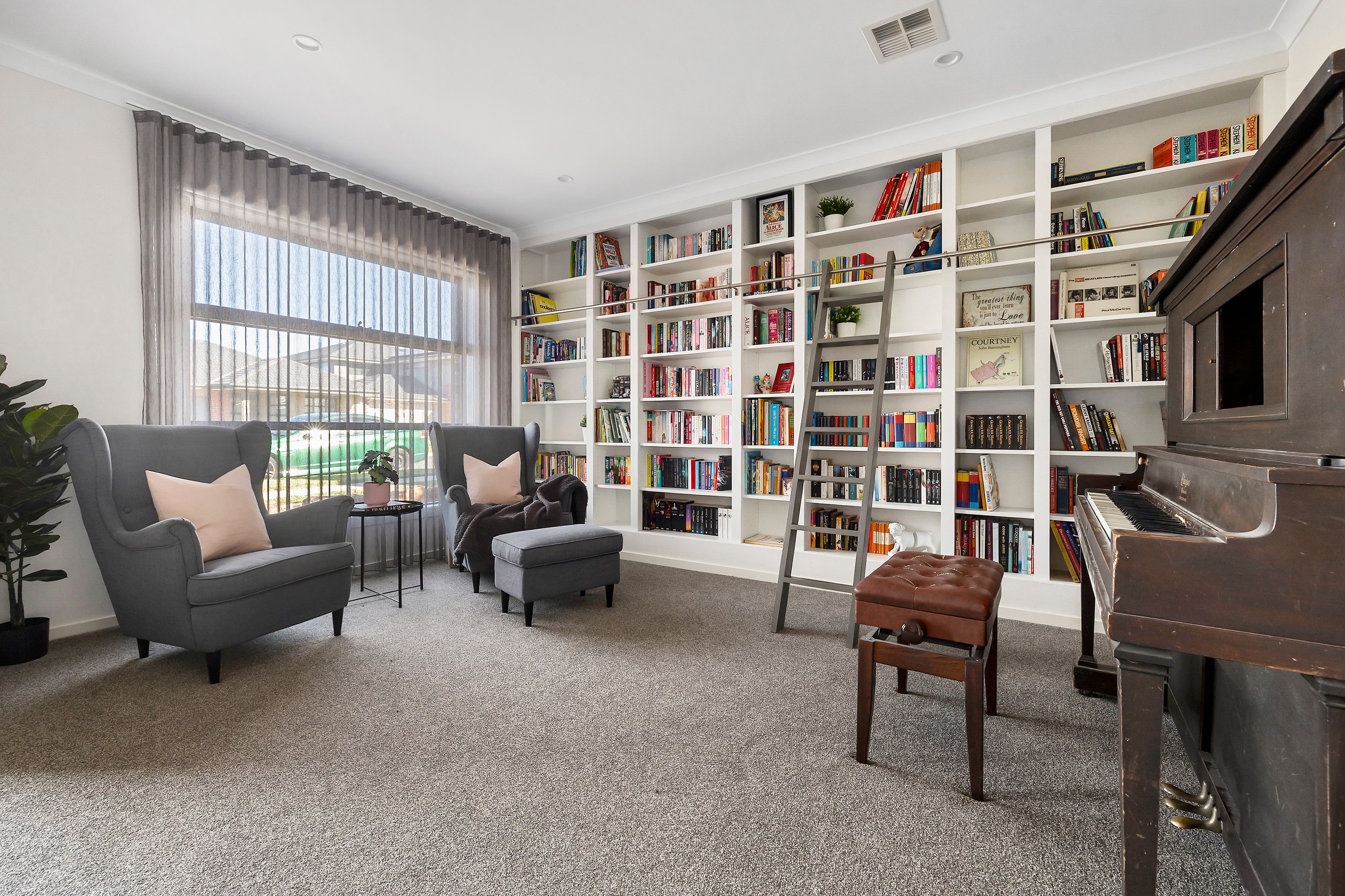 33 Adriatic Circuit, Clyde, VIC 3978