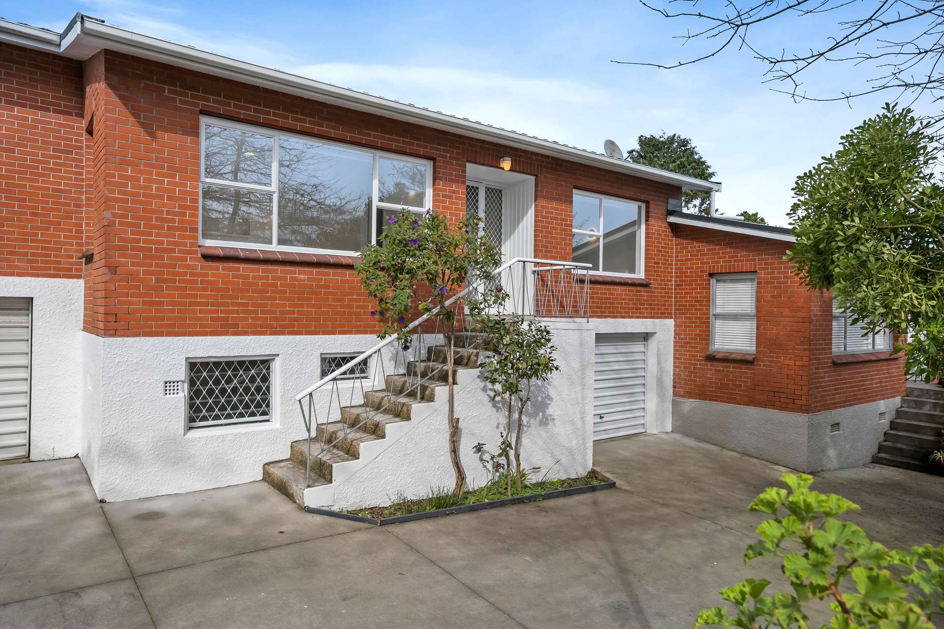 5/66 Waiatarua Road photo 2