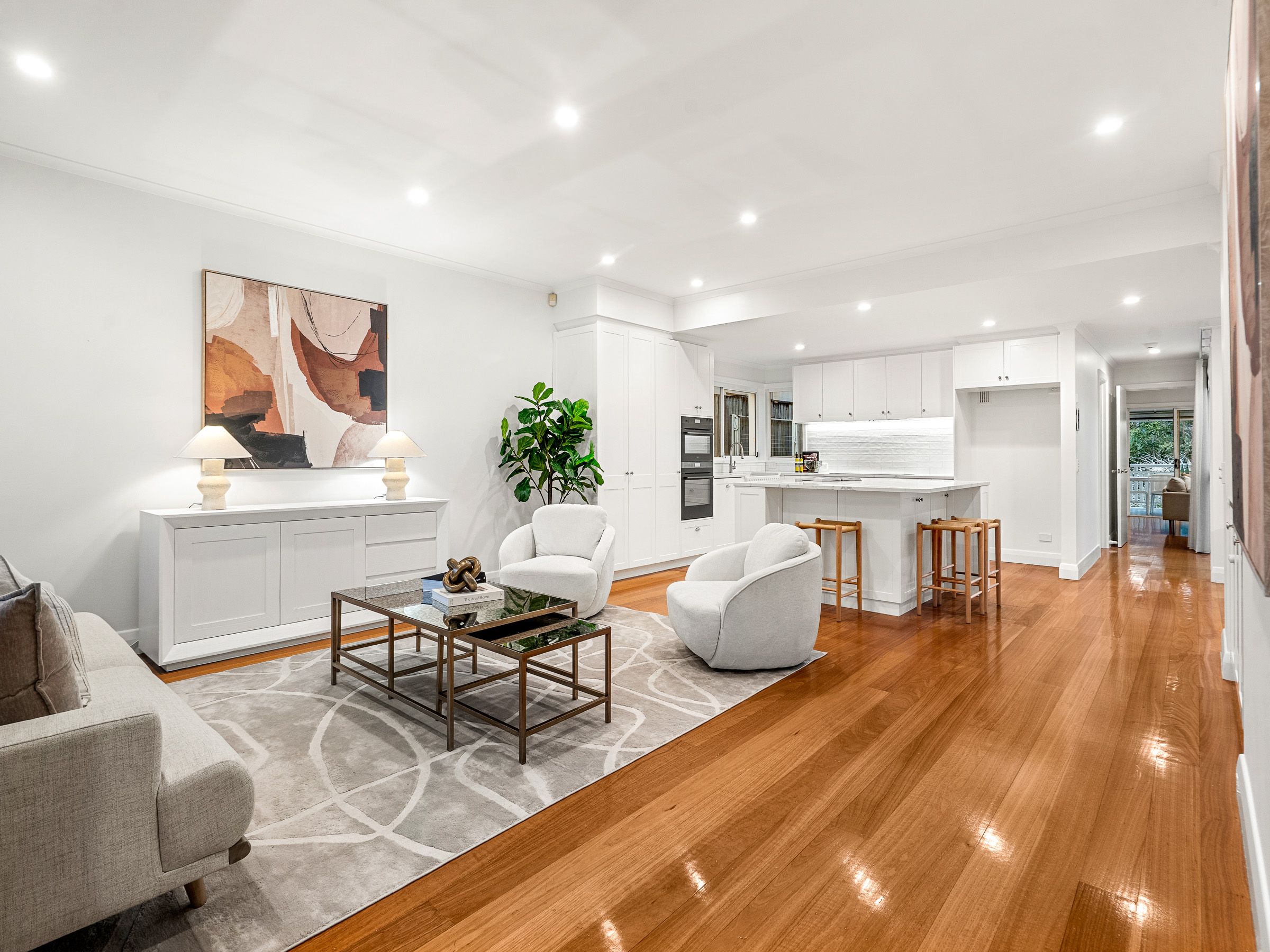 33 Kneale Street, Holland Park West, QLD 4121