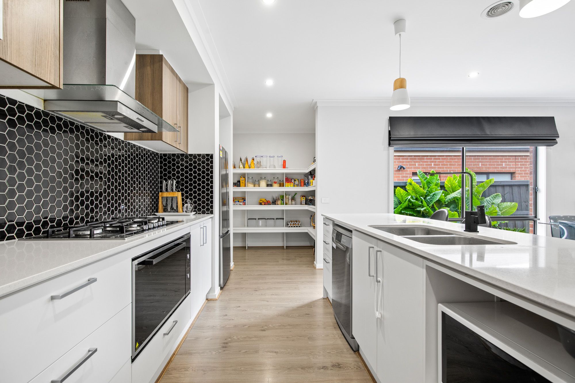 17 Rosewater Street, MANOR LAKES, VIC 3024