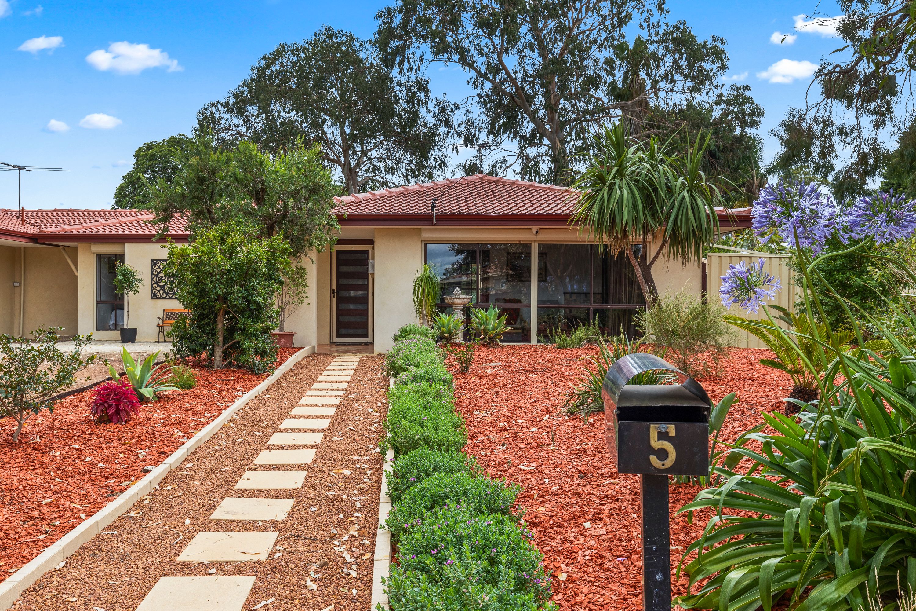 5 Shirley Road, Walliston WA 6076