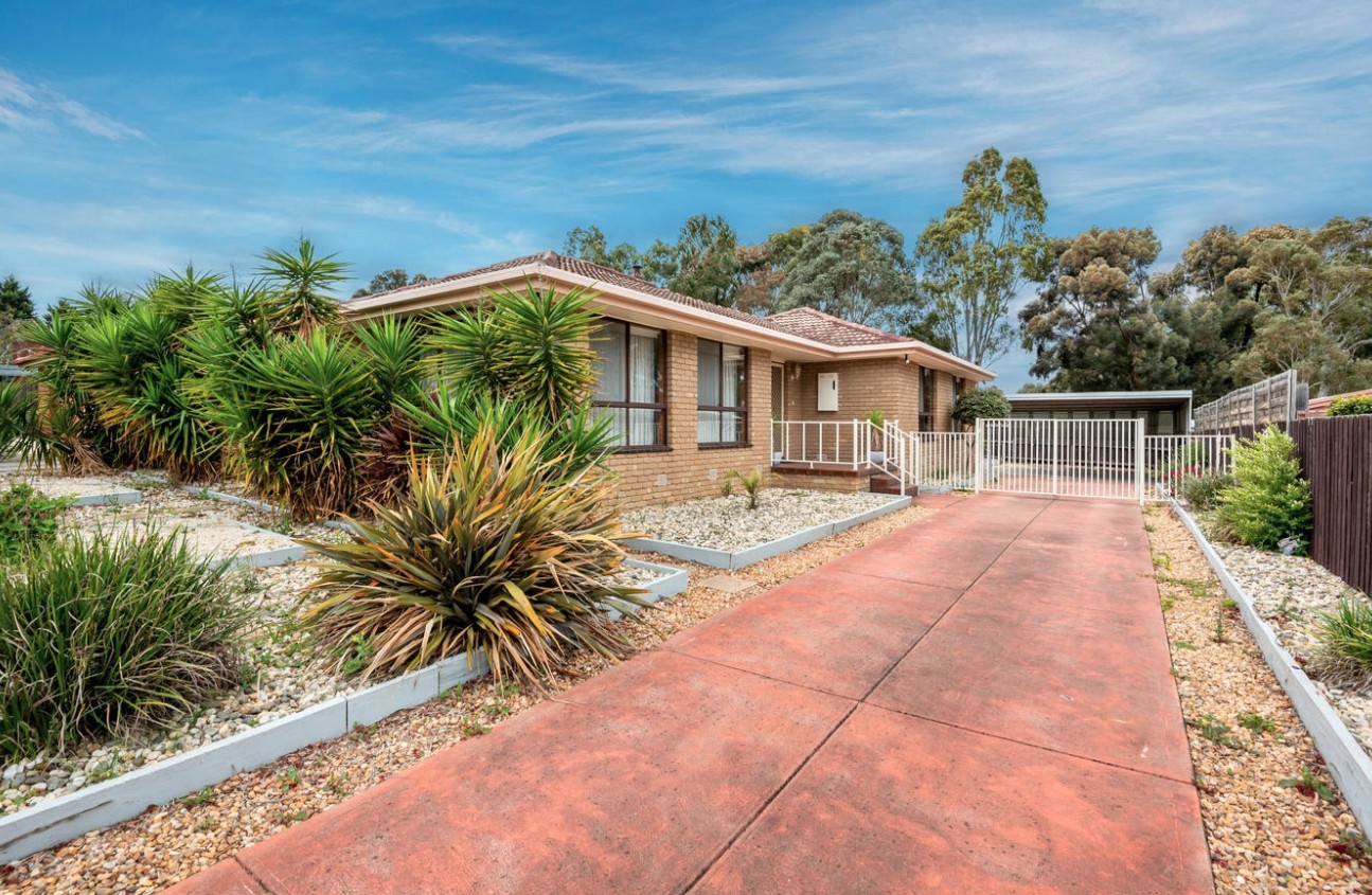 12 Lewis Close, Mill Park, VIC 3082