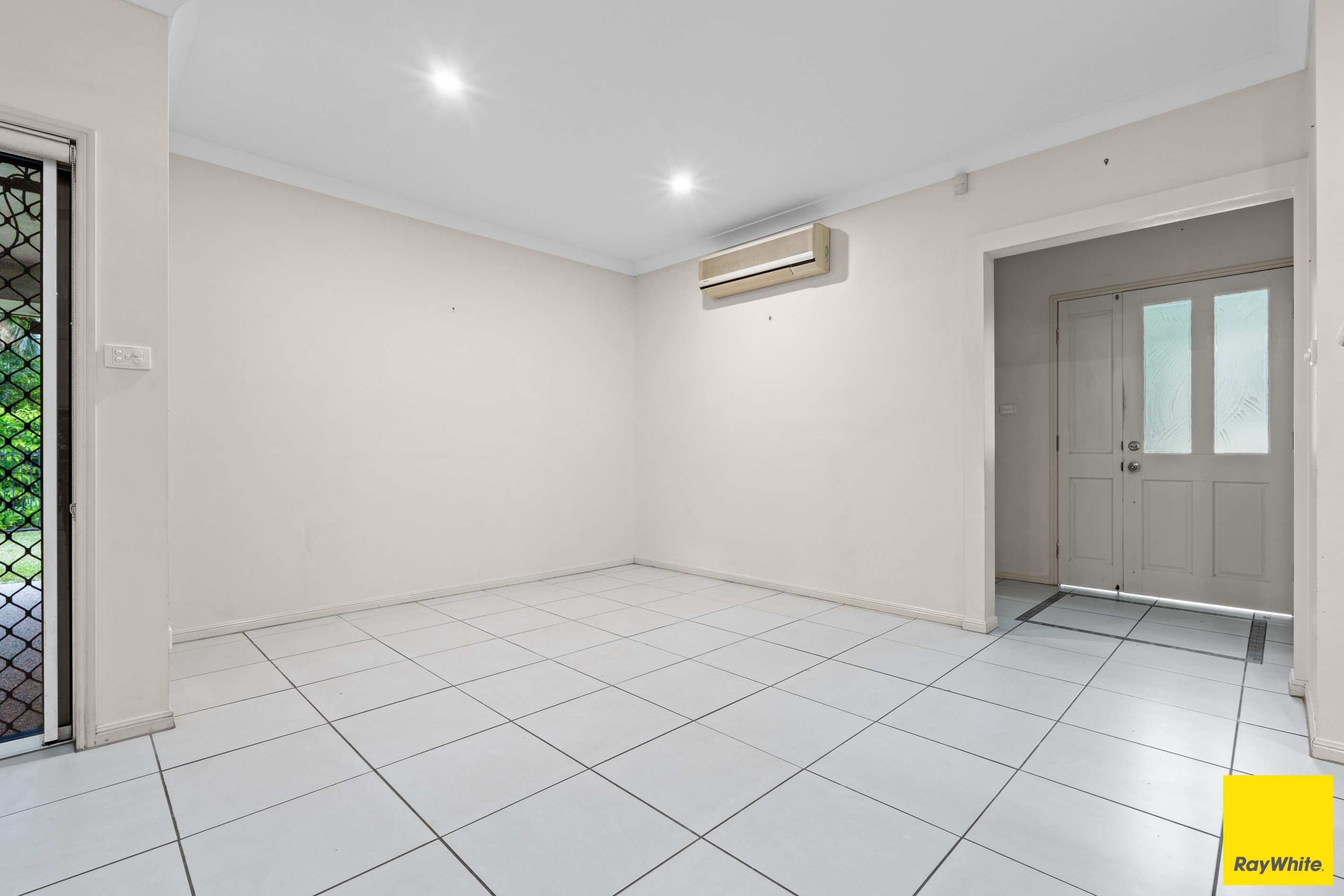 2 East Parkridge Drive, Brinsmead, QLD 4870