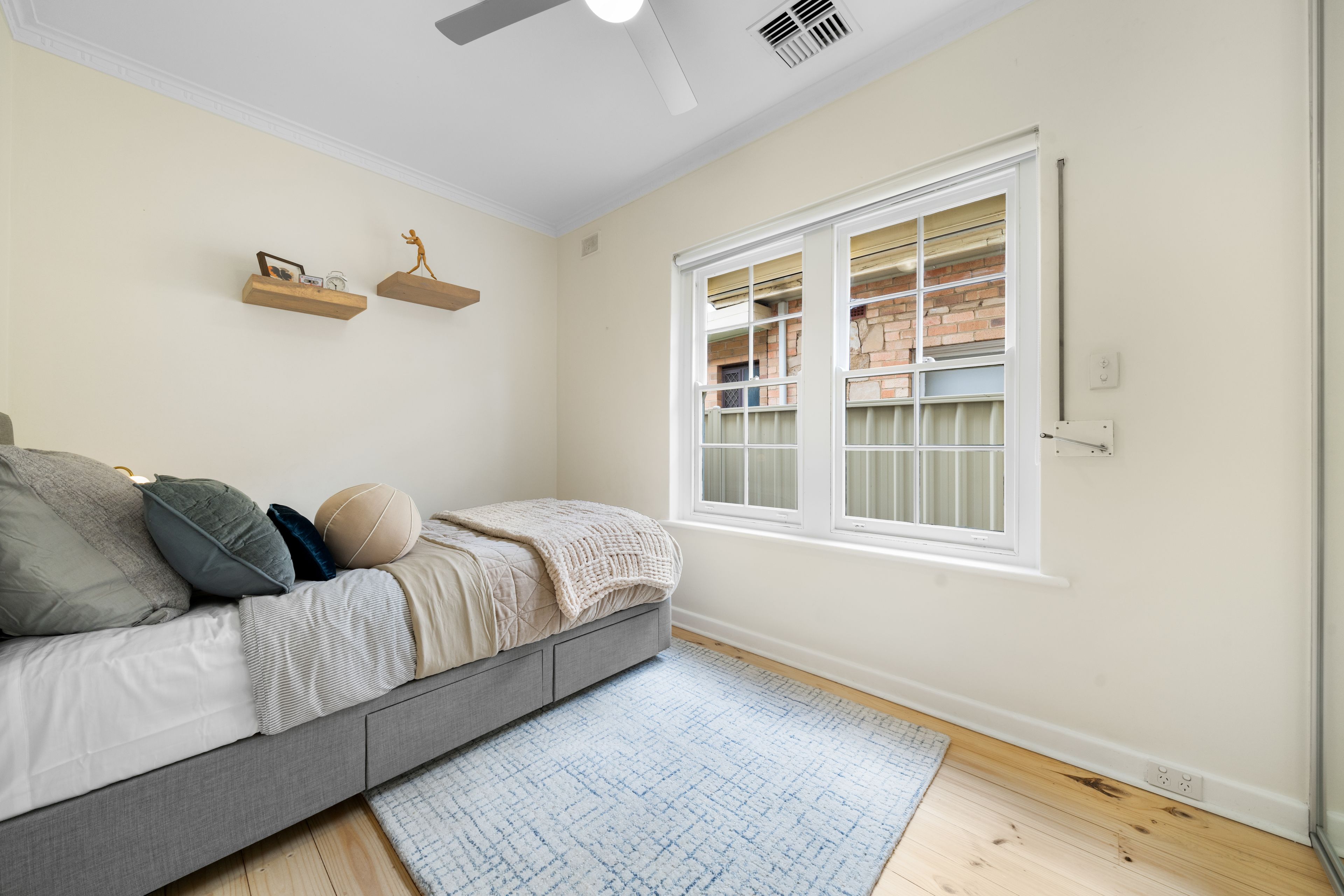 54 Malurus Avenue — photo 10 of 19