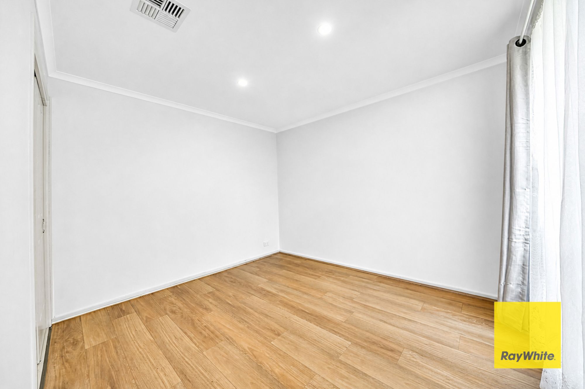 52 Wilmington Avenue — photo 10 of 19