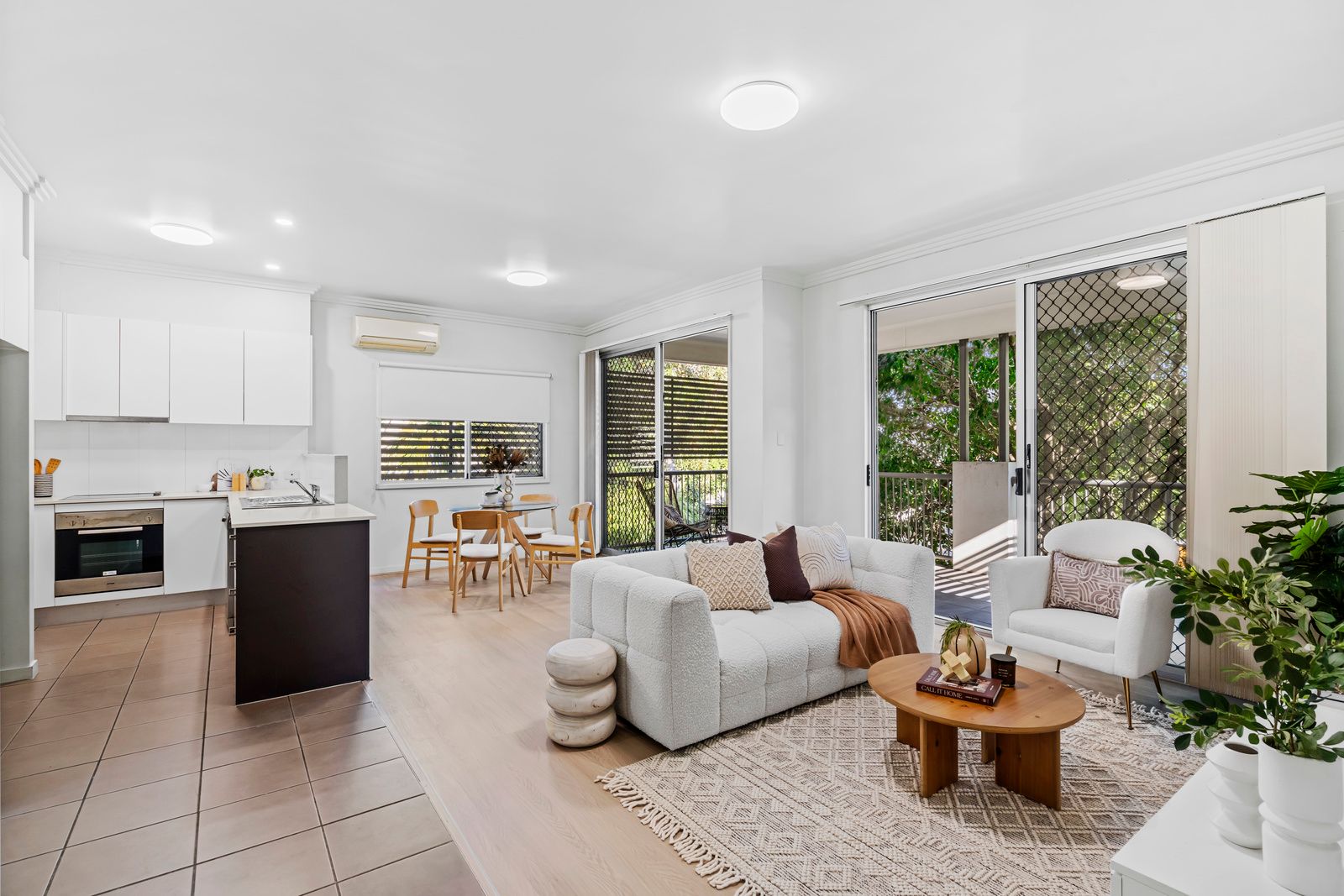8 Dudley Street, Annerley QLD 4103