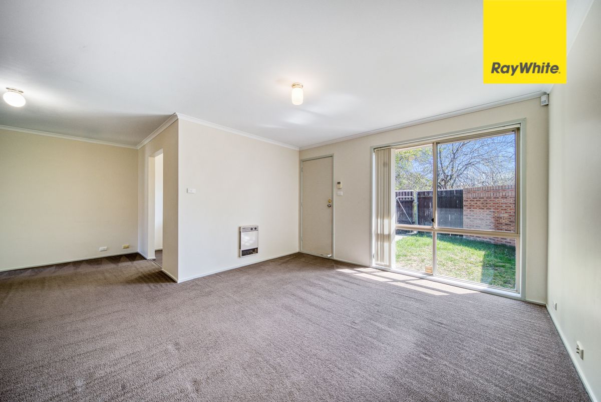 1/5 Nernst Place, Banks, ACT 2906