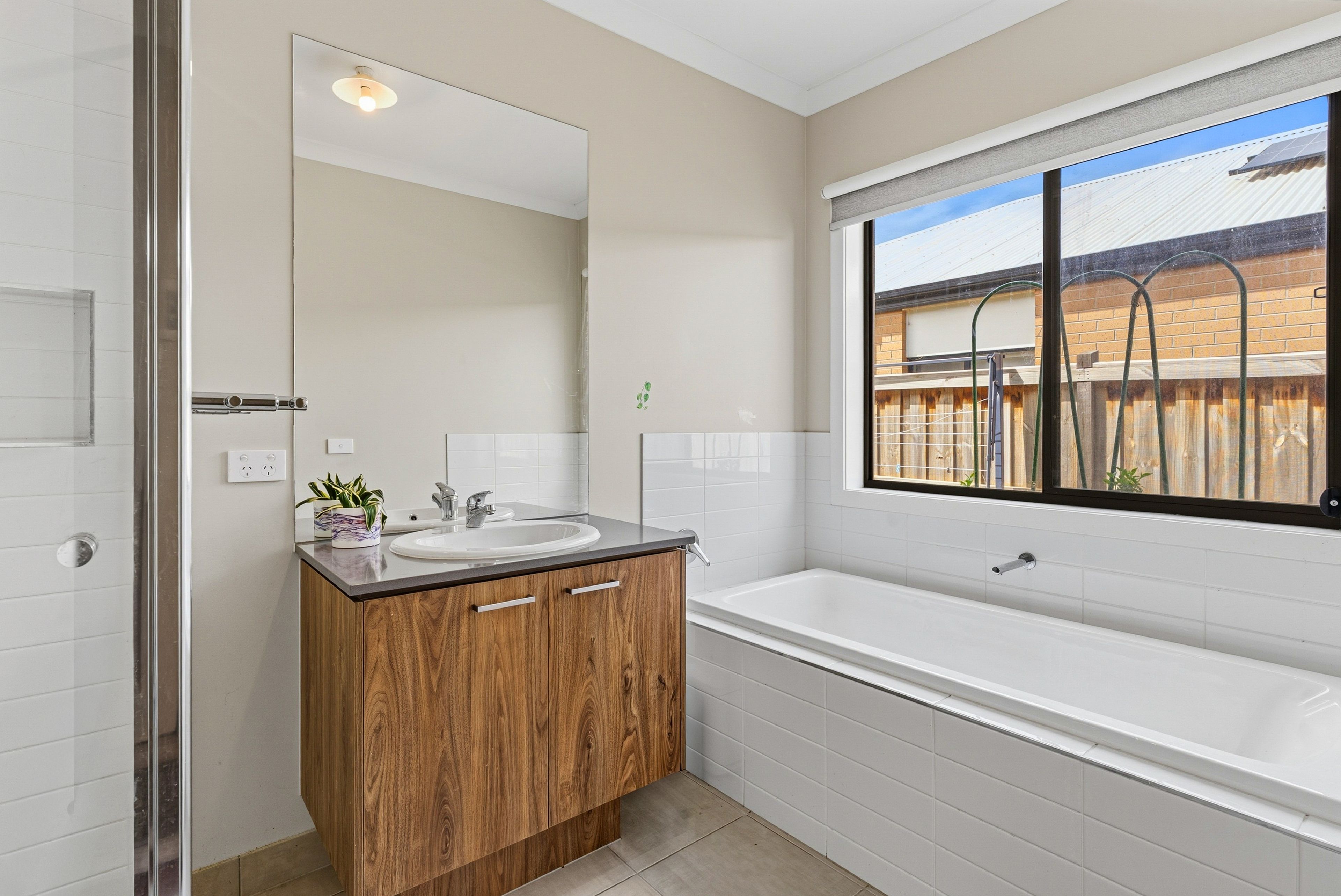 13 Meadowbank Grove — photo 15 of 26