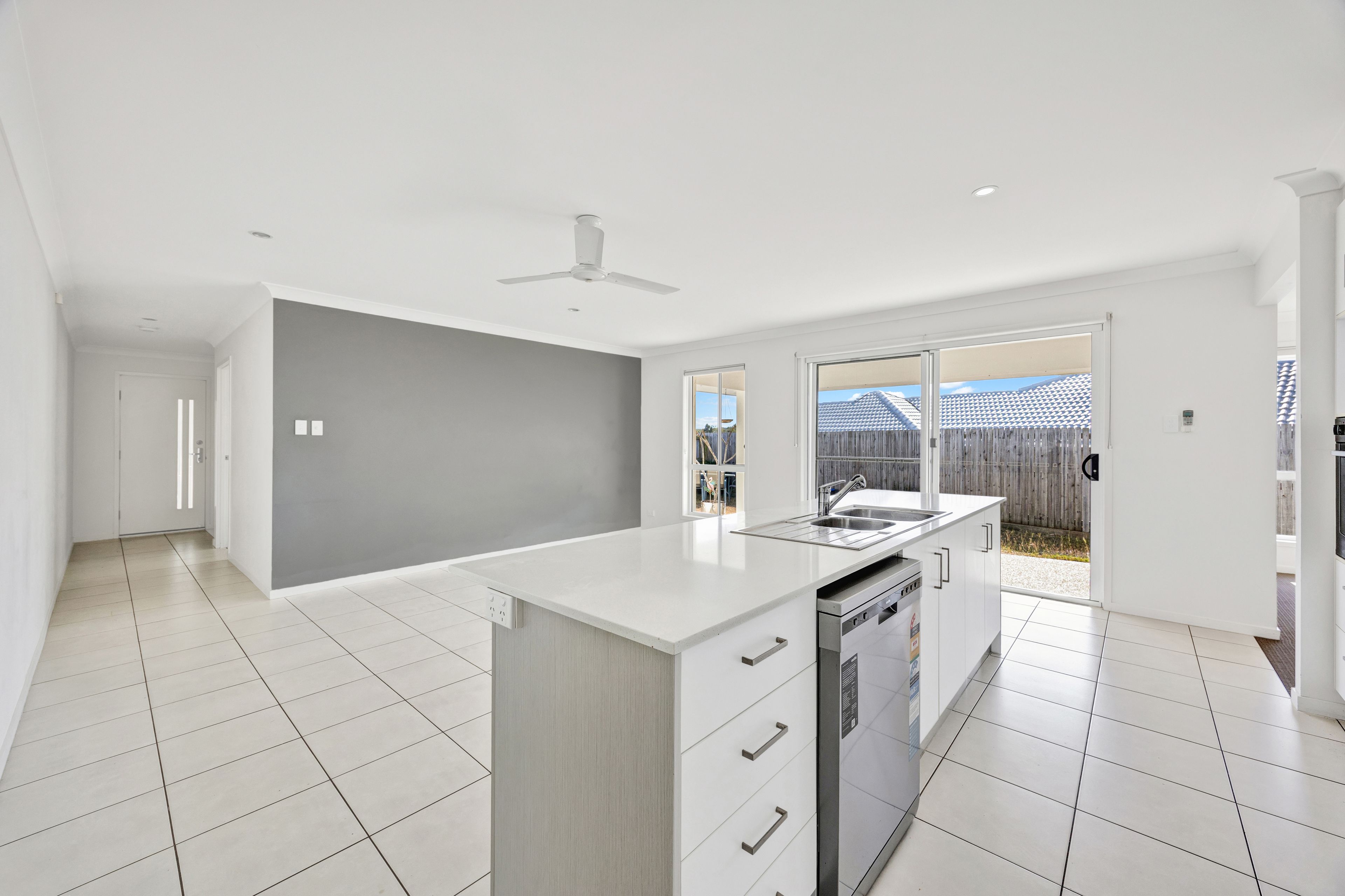5 Blaxland Court, Glen Eden, QLD 4680