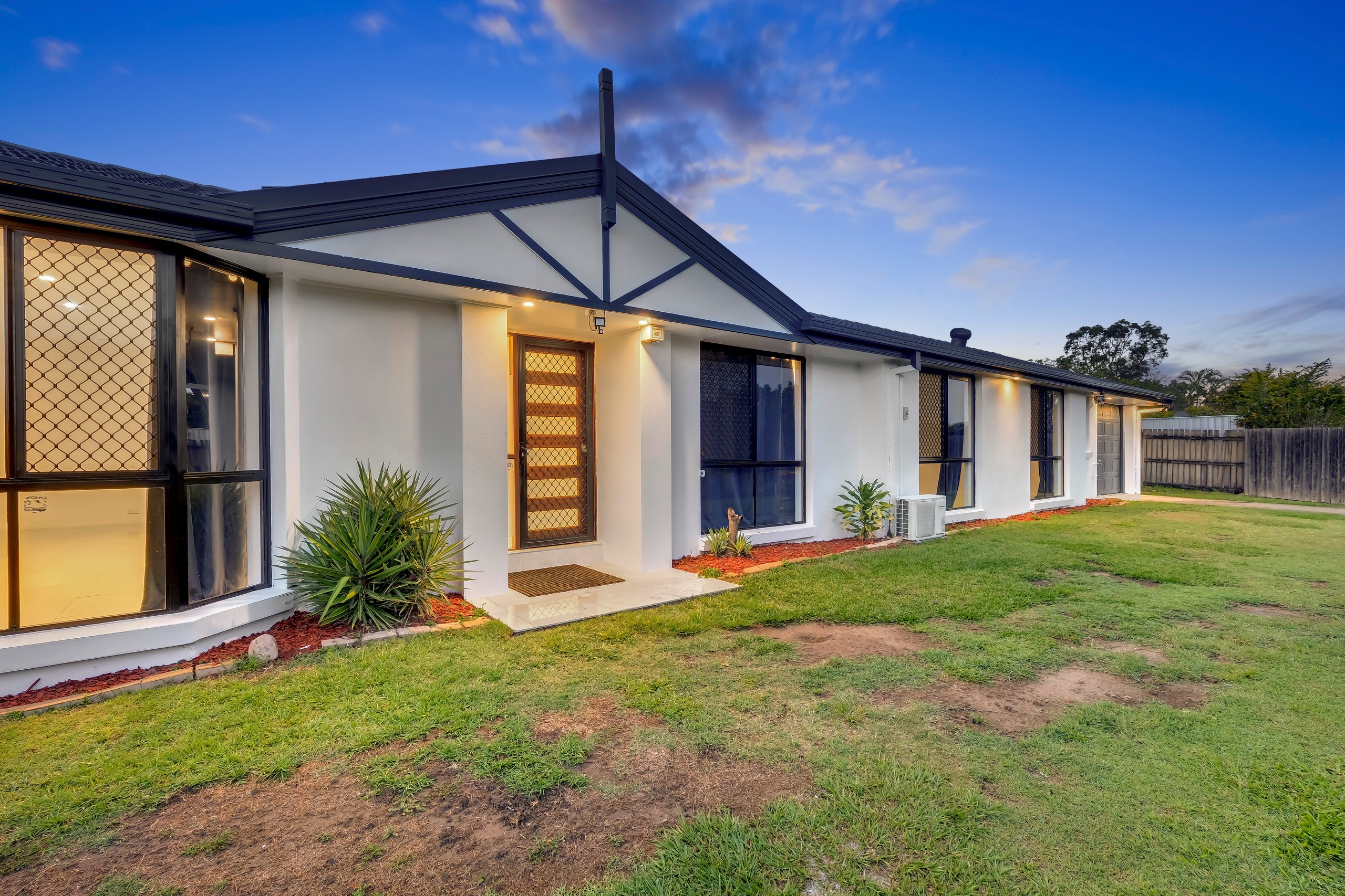 26 Wallaroo Way, Doolandella, QLD 4077