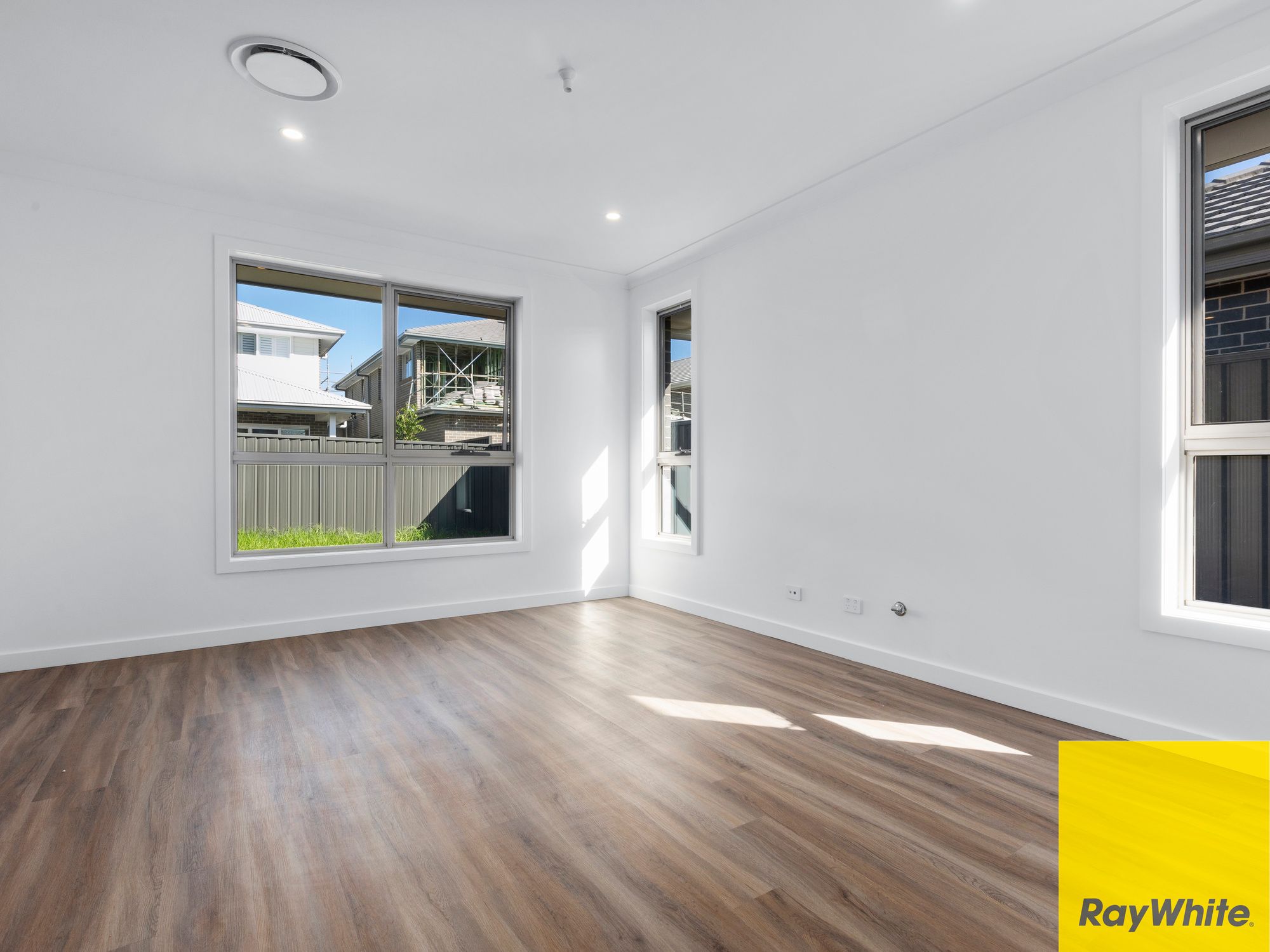 12 Paling Street — photo 4 of 10
