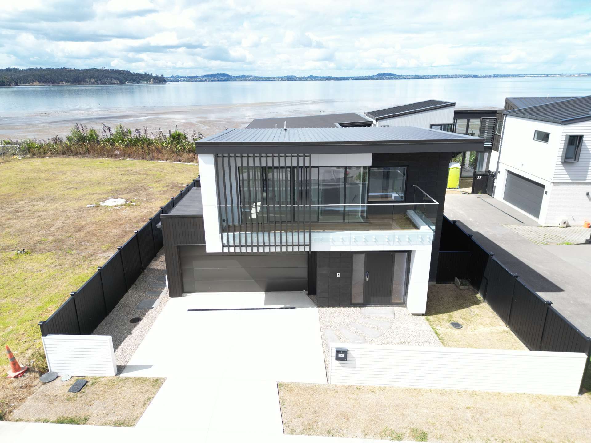 18 Picnic Point Road photo 2