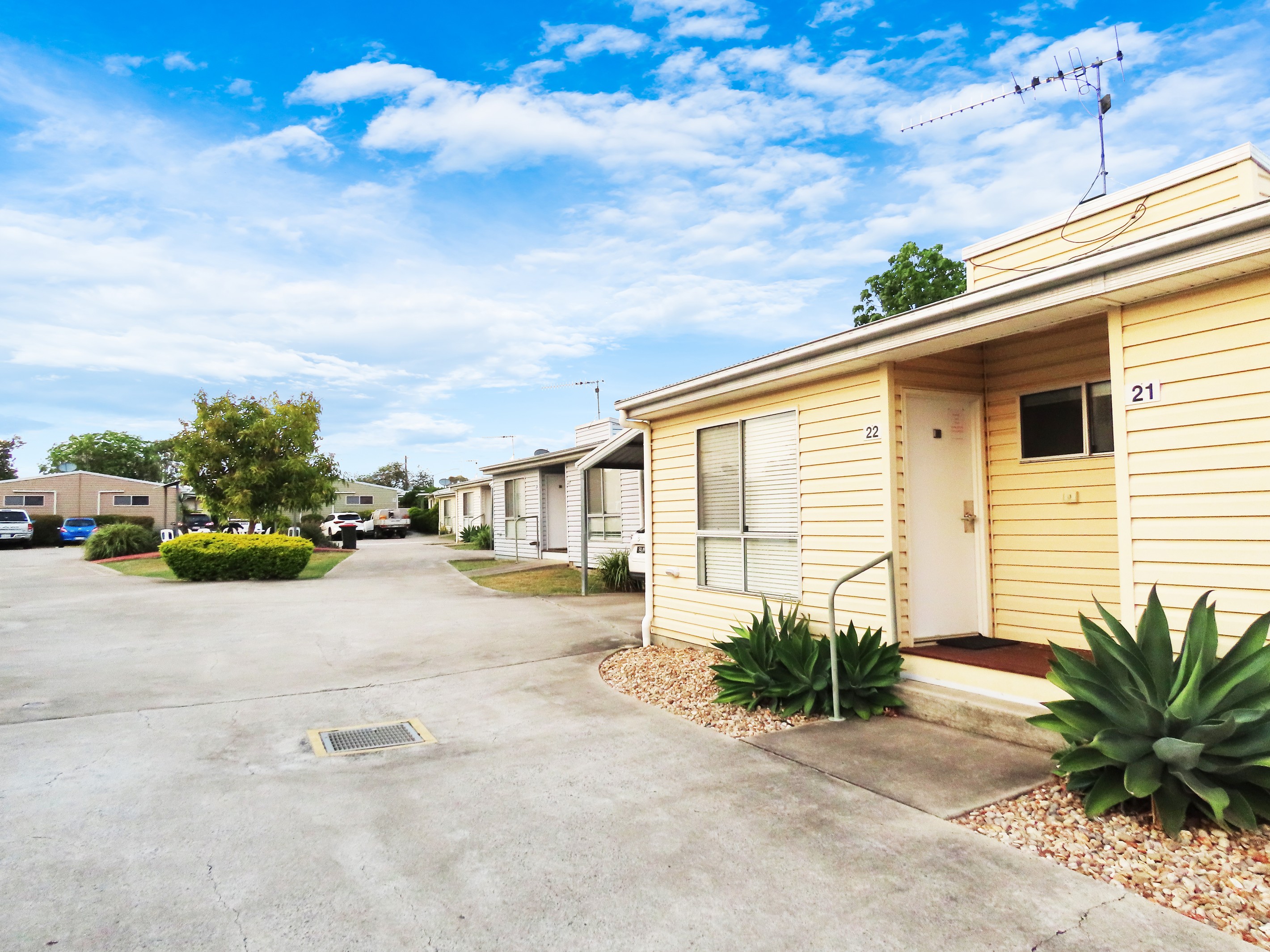 10-12 Eclipse Street, Springsure, QLD 4722