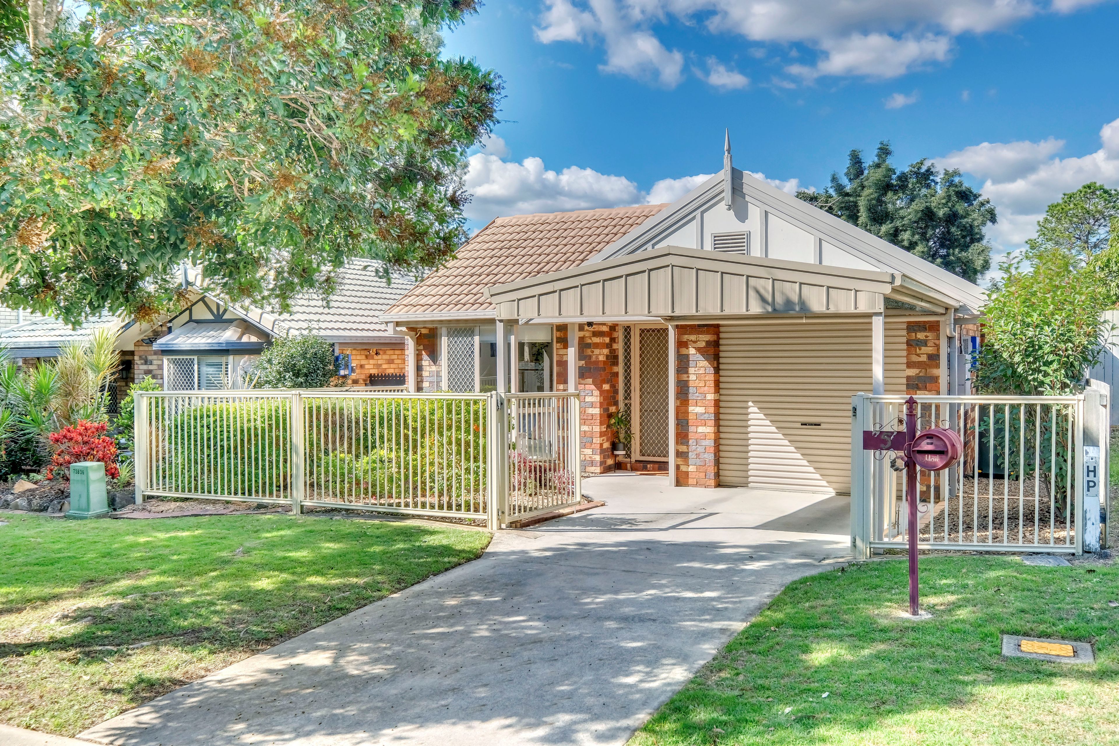 5 Minker Place, Forest Lake, QLD 4078