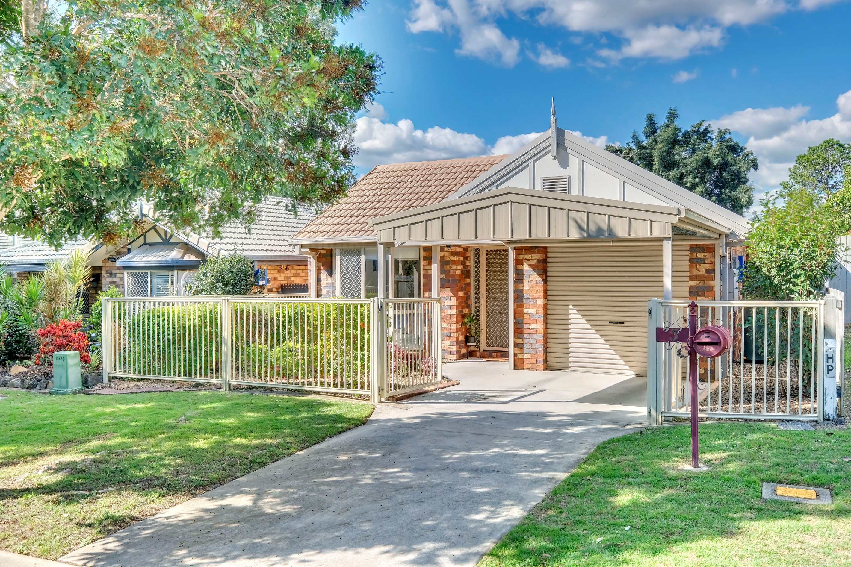 5 Minker Place, Forest Lake, QLD 4078