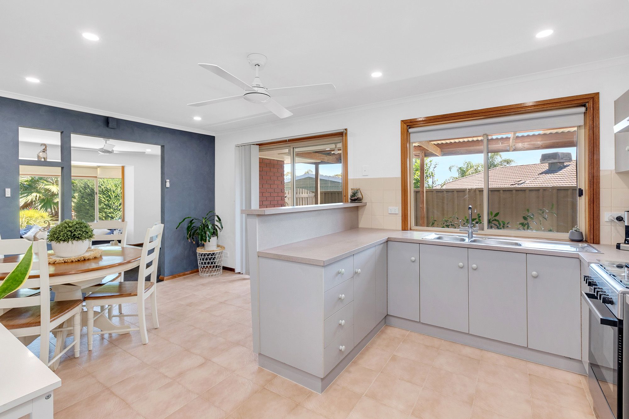 6 Perre Drive, Craigmore, SA 5114
