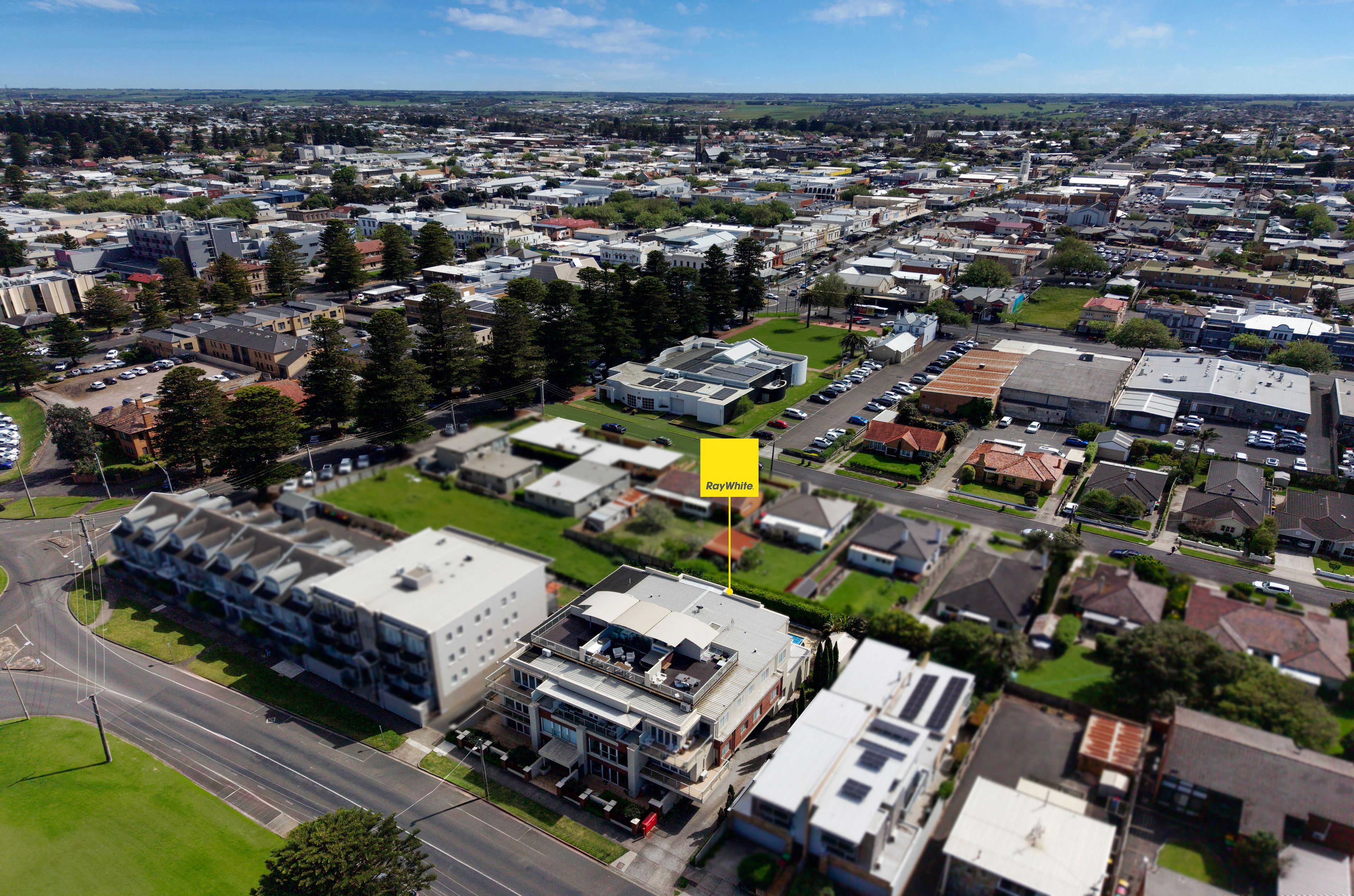 10/132-134 Merri Street — photo from Ray White Warrnambool