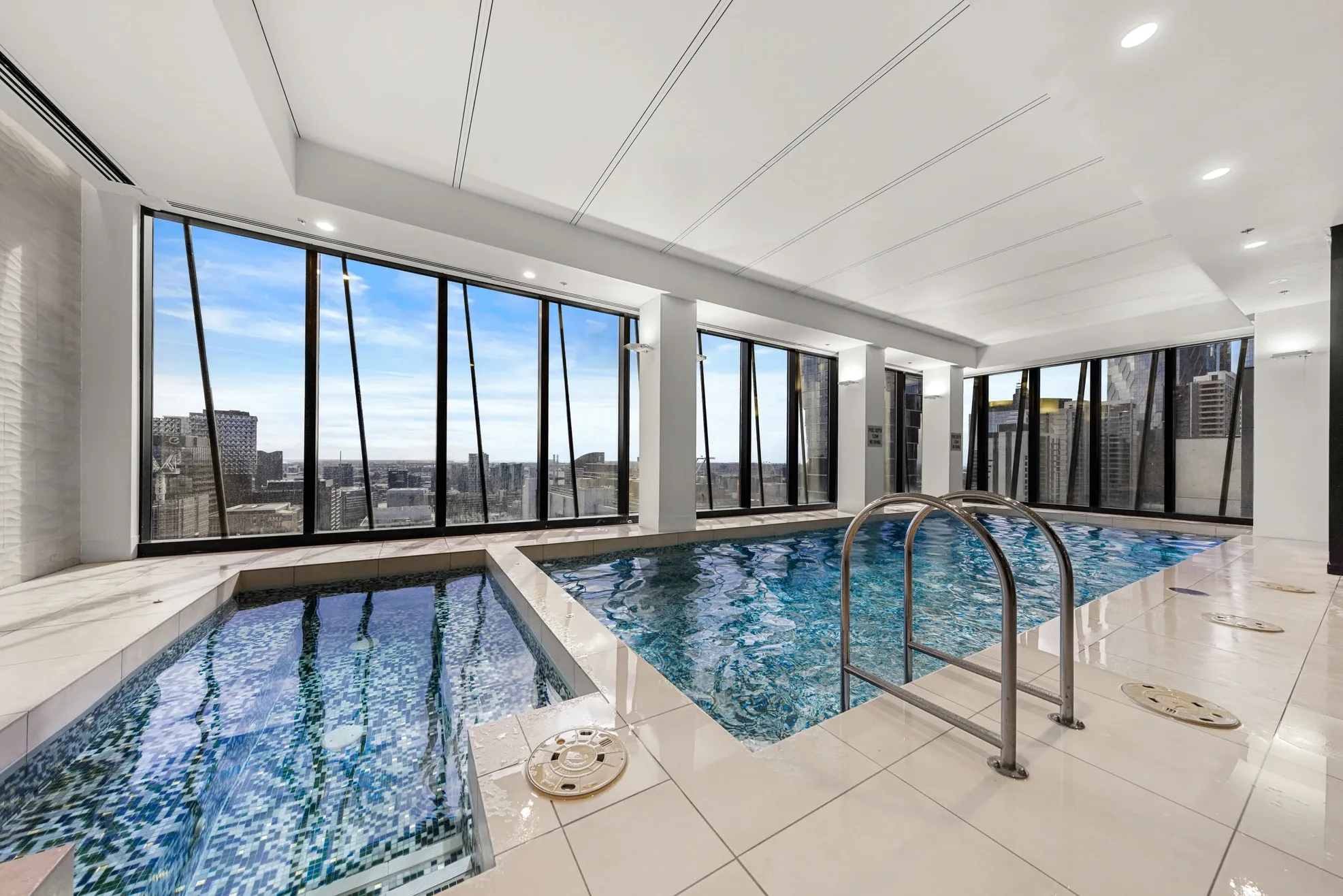 6006/568 Collins Street — photo 10 of 13