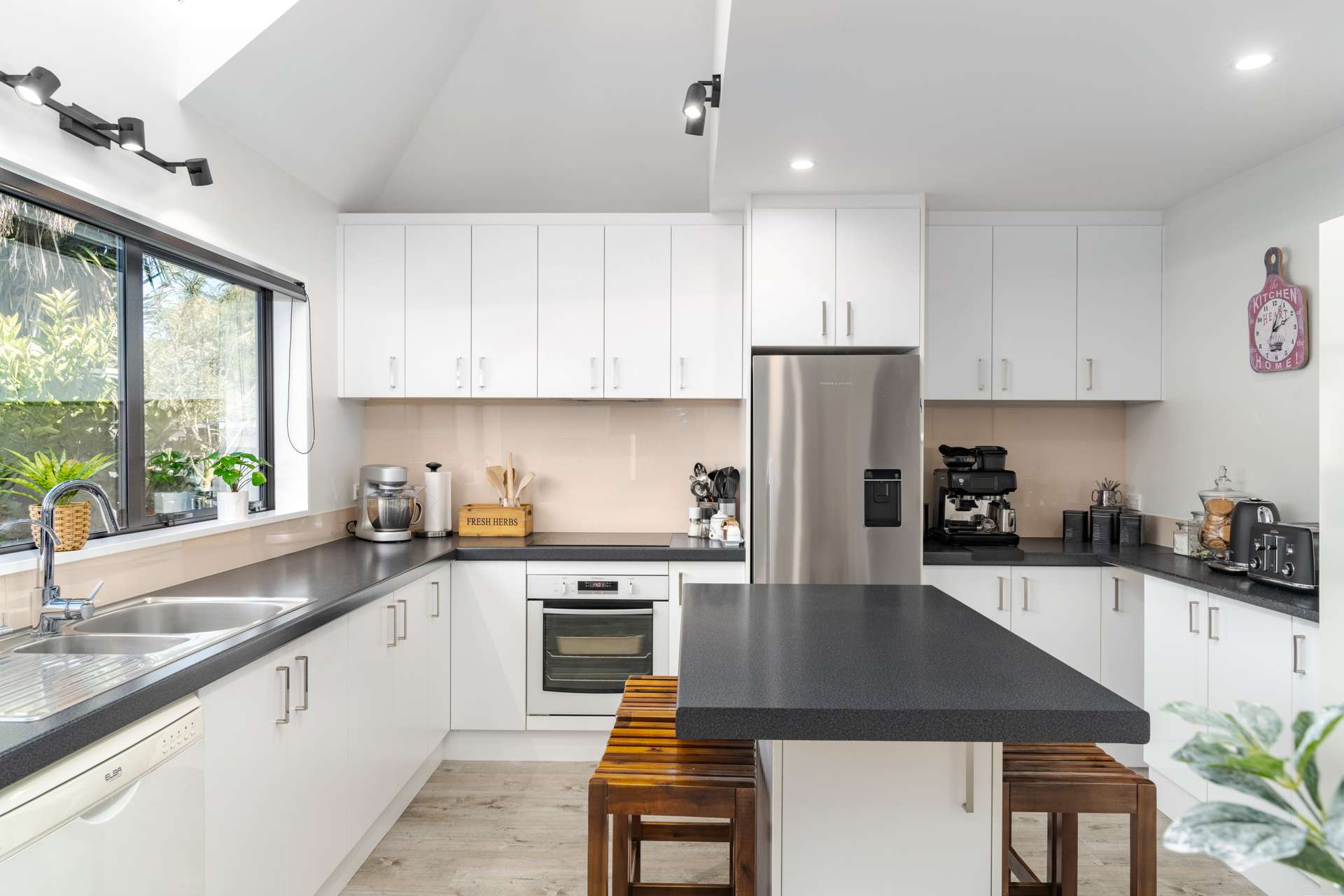 2/157 Wairakei Road, Bryndwr, Christchurch City Real Estate Ray