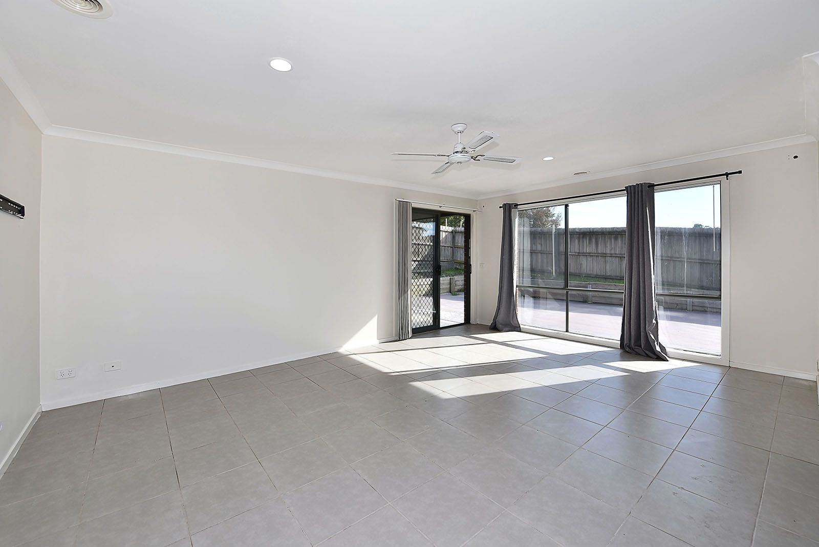 14 St Mellion Close, Sunbury, VIC 3429