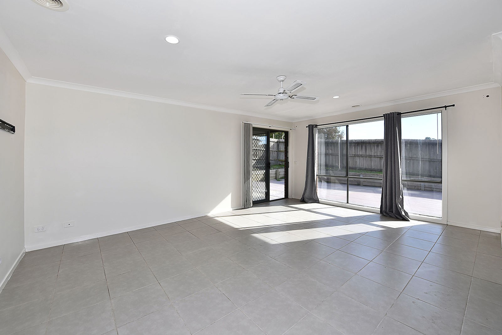 14 St Mellion Close, Sunbury, VIC 3429