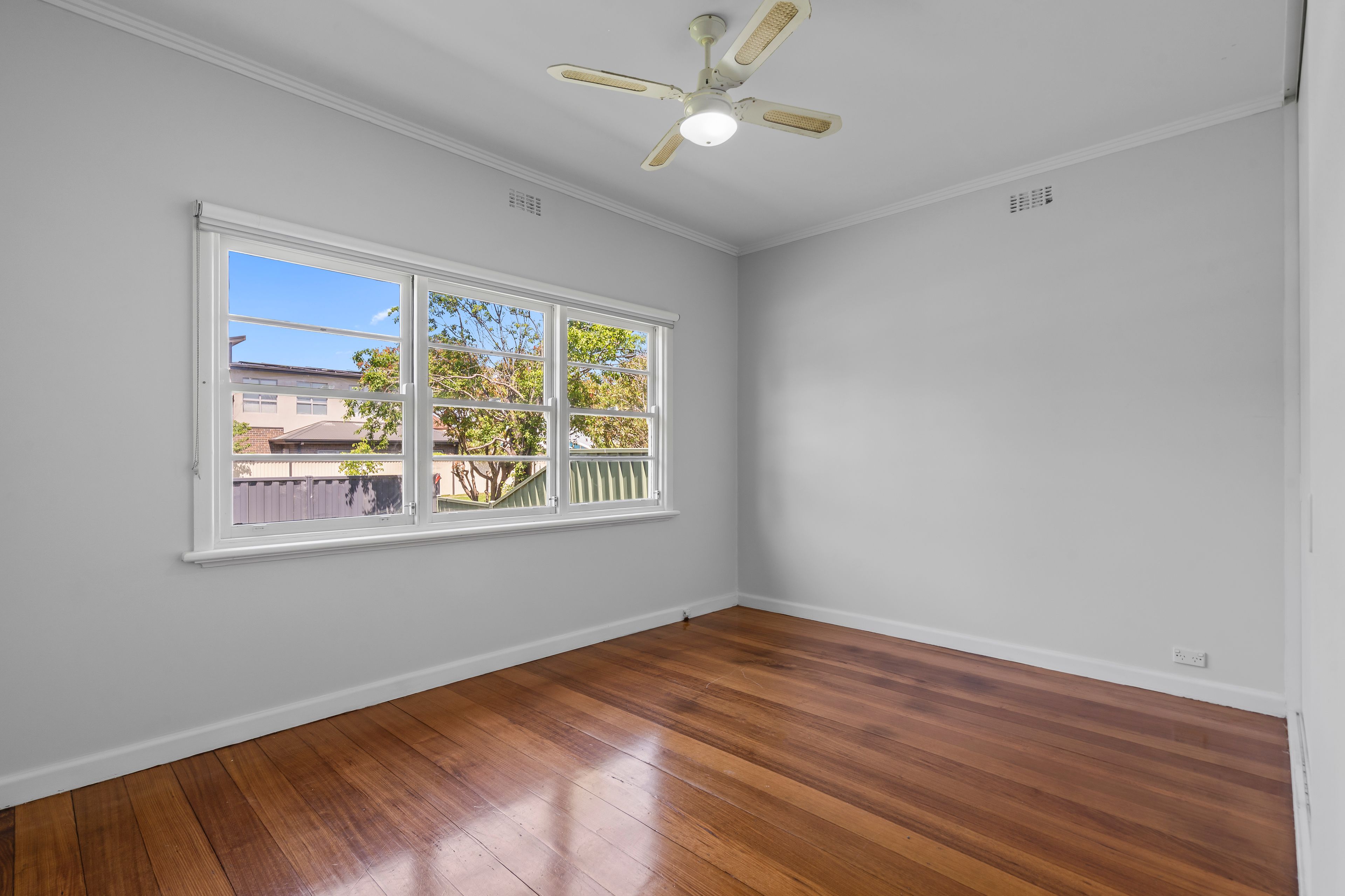 54 Kennedy Street — photo 7 of 11