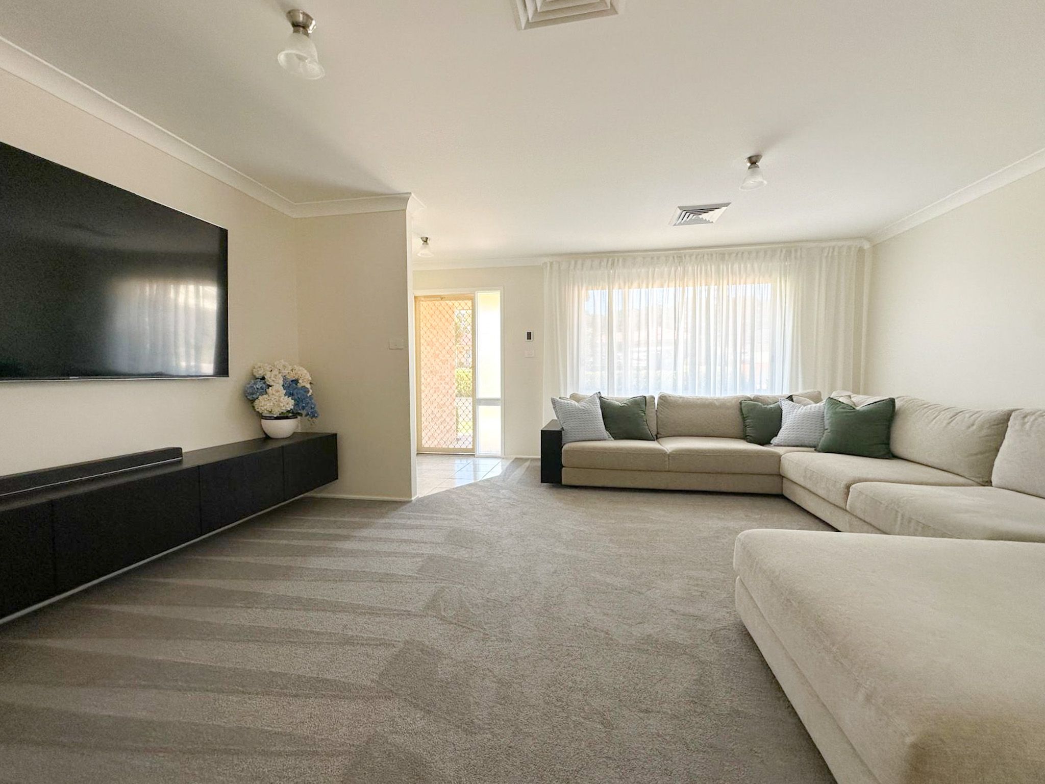 6 Titania Place, Rosemeadow, NSW 2560