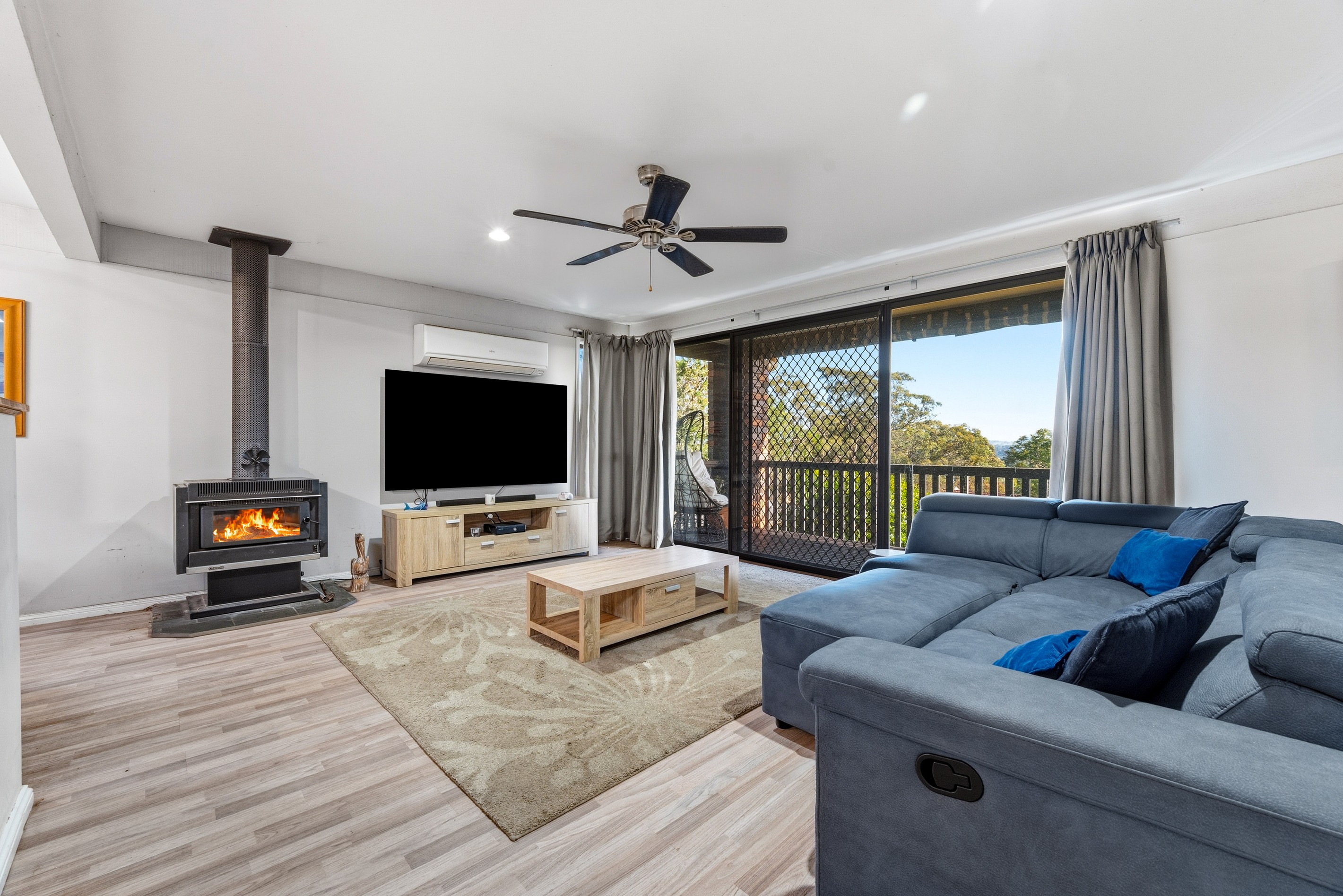 27 Parkhill Avenue, Leumeah, NSW 2560