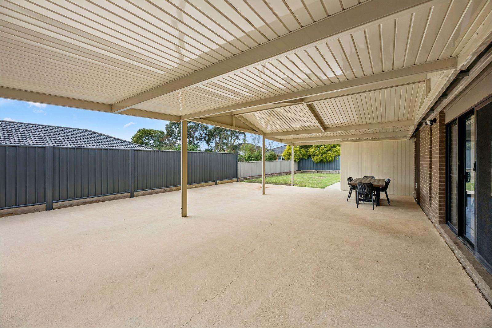 17 Fulford Crescent — photo 4 of 18