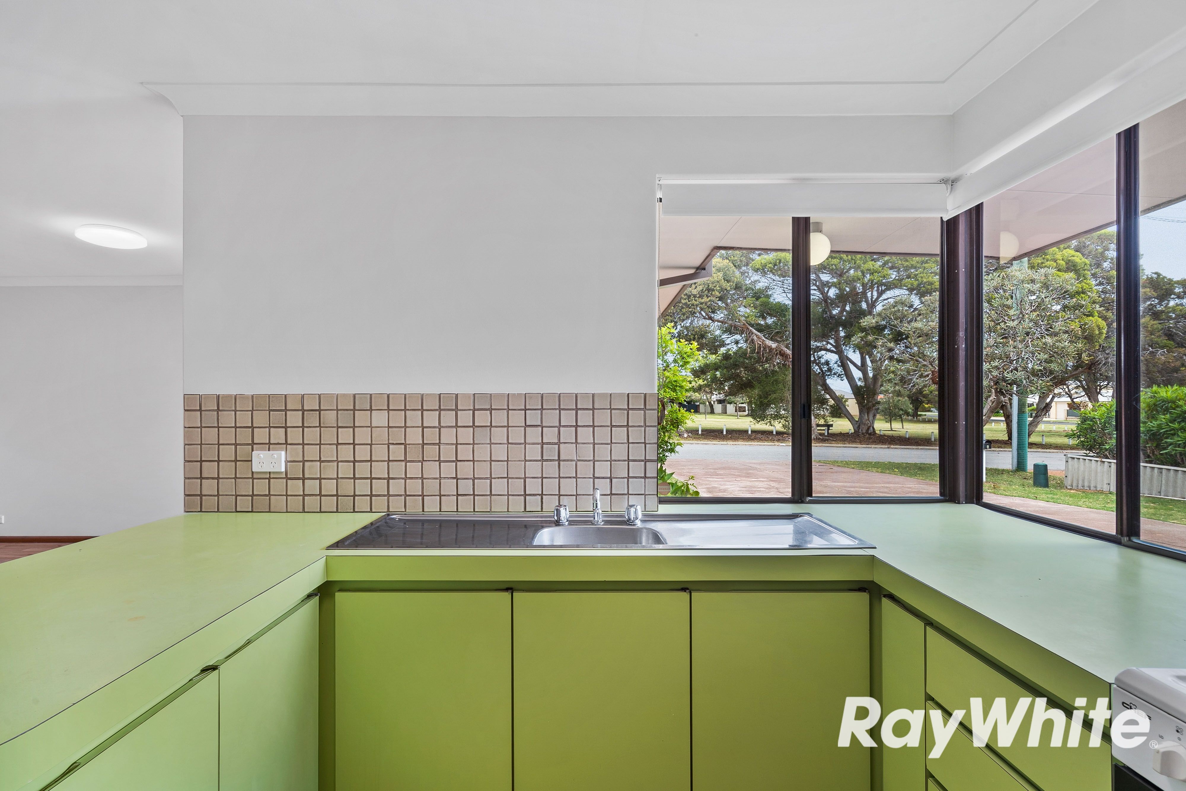 8A Cathryn Street — photo 5 of 23