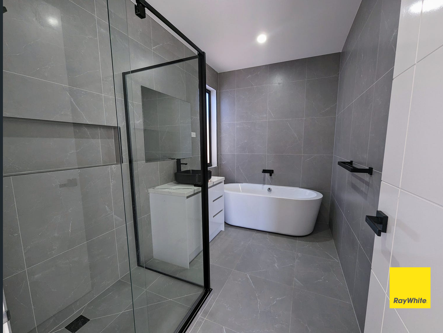 29 Roseneath Way — photo 13 of 15