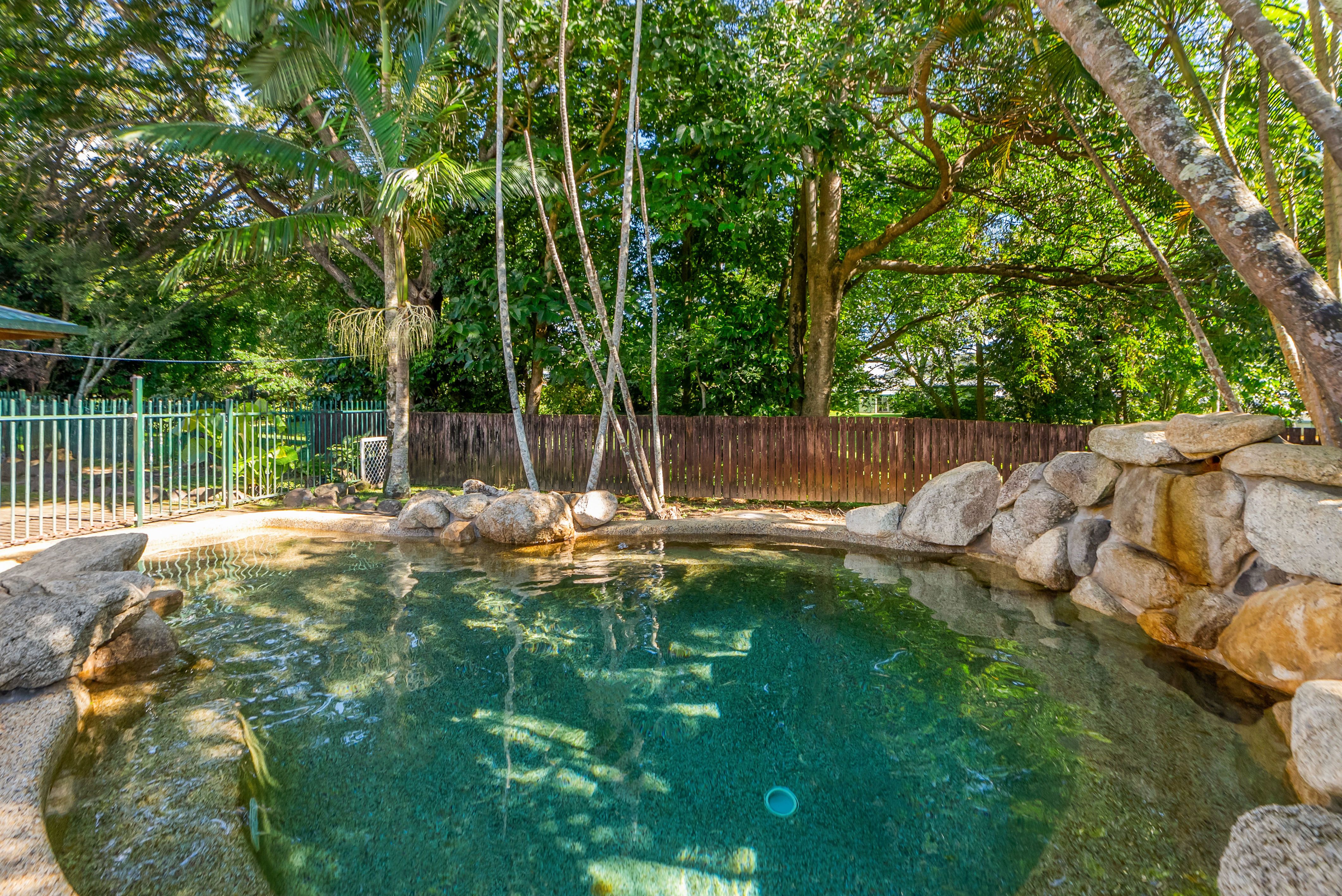 11 Grimes Close, Kanimbla, QLD 4870