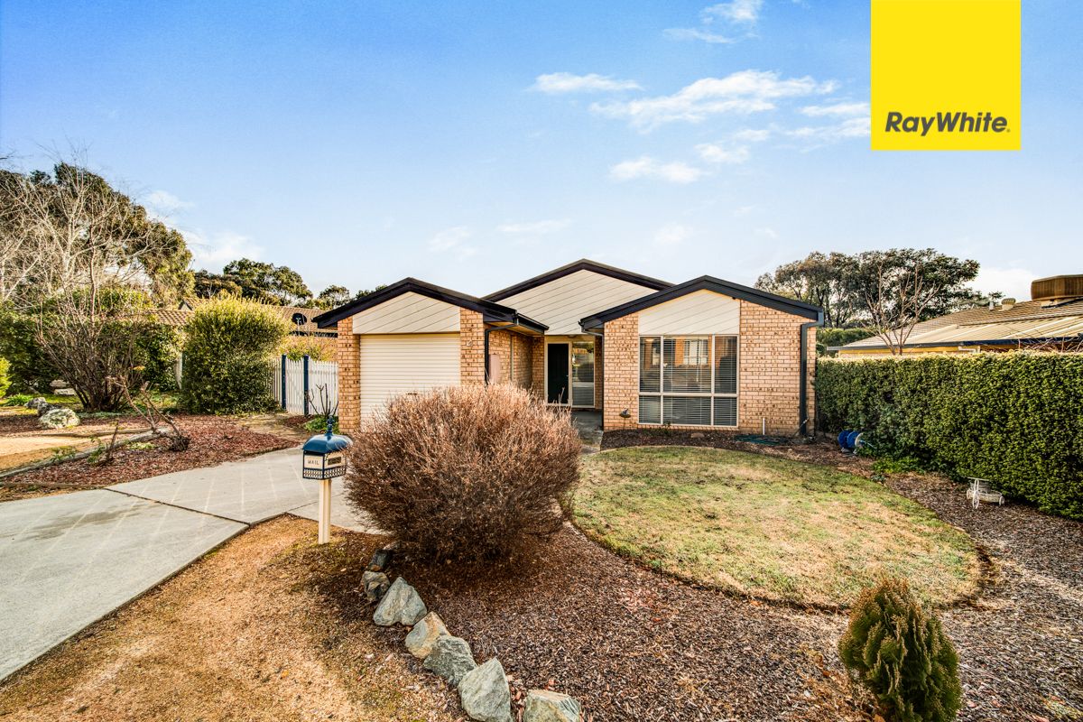 4 Hickson Place, Monash, ACT 2904