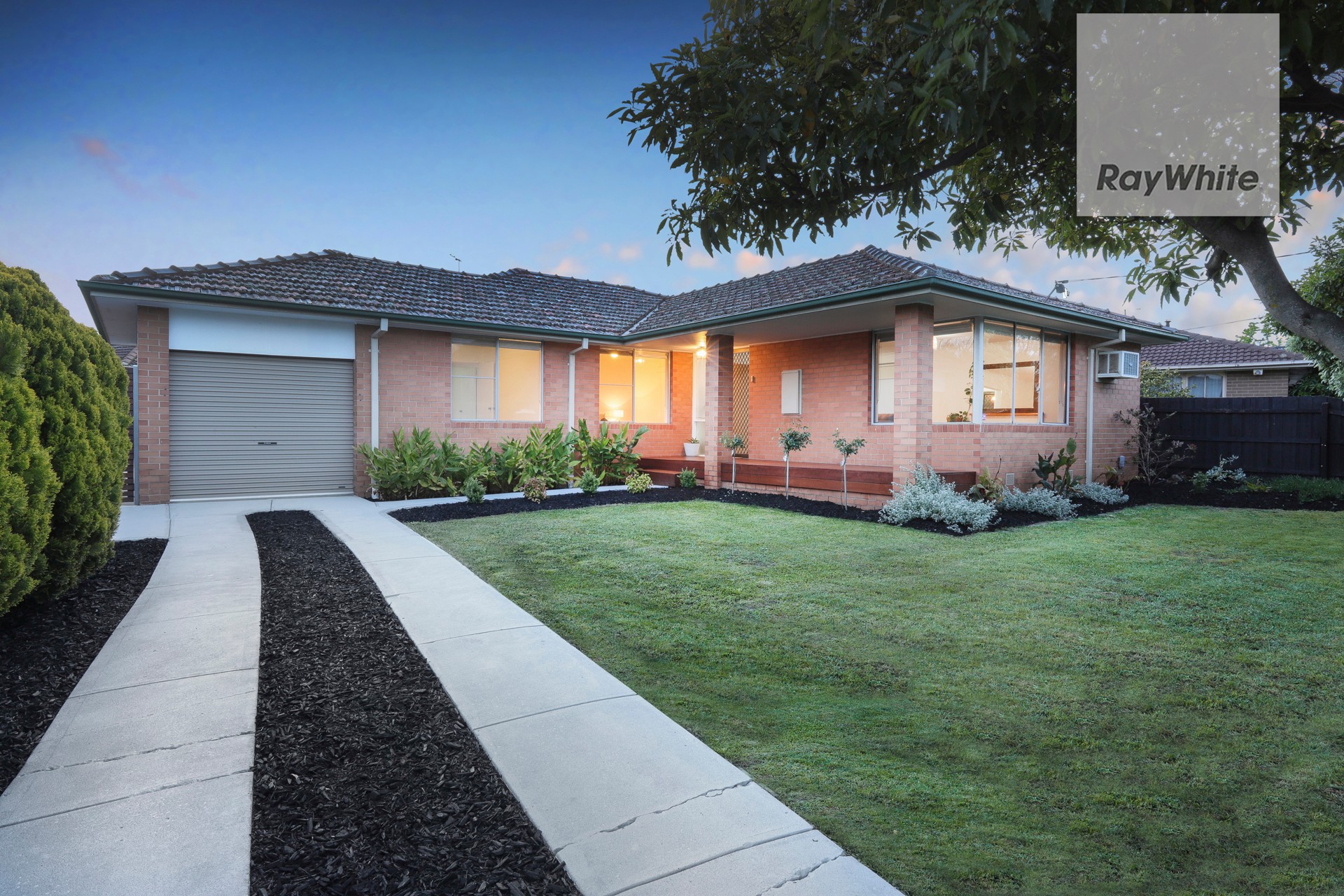 11 Barrington Crescent, Gladstone Park, VIC 3043