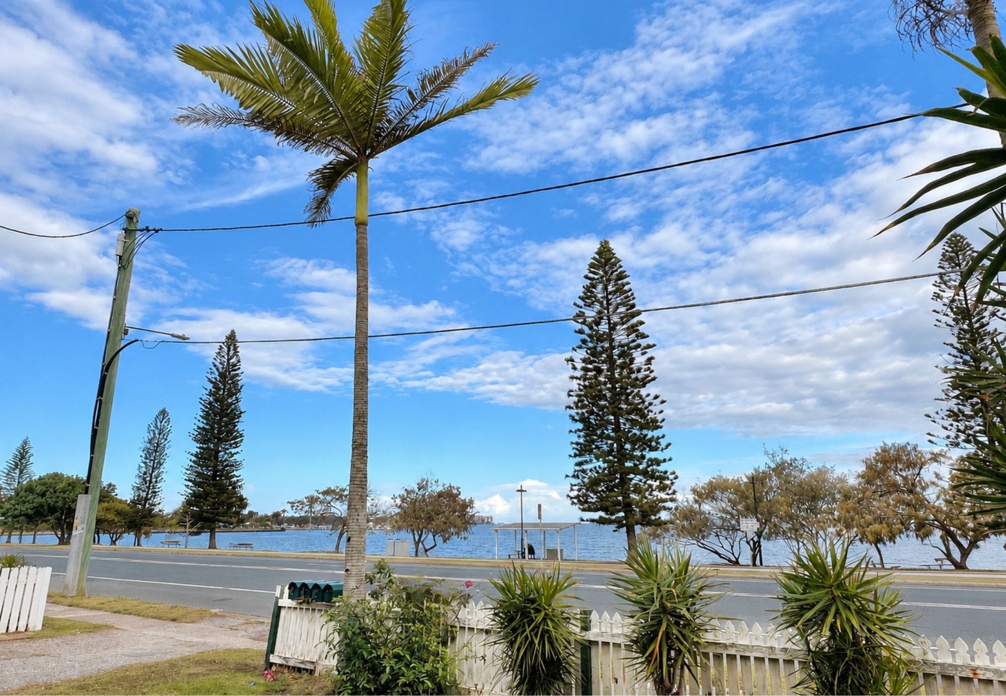 1/32 Hornibrook Esplanade — photo 9 of 10