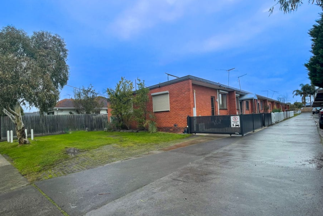 1/160 Corrigan Road — photo 11 of 11