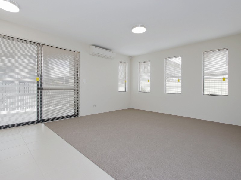 2/3 Beverley Road, Cloverdale, WA 6105