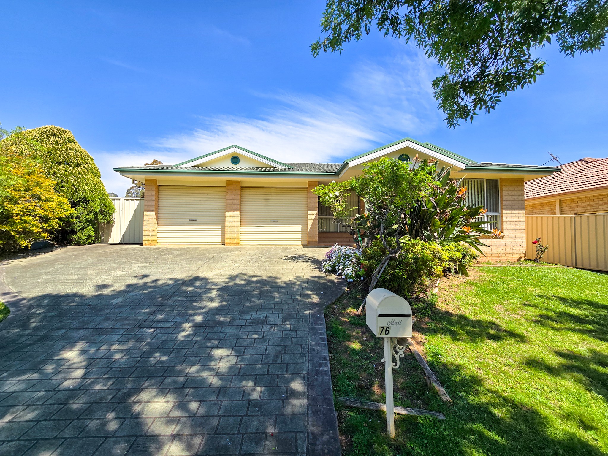 76 Downes Crescent, Currans Hill, NSW 2567