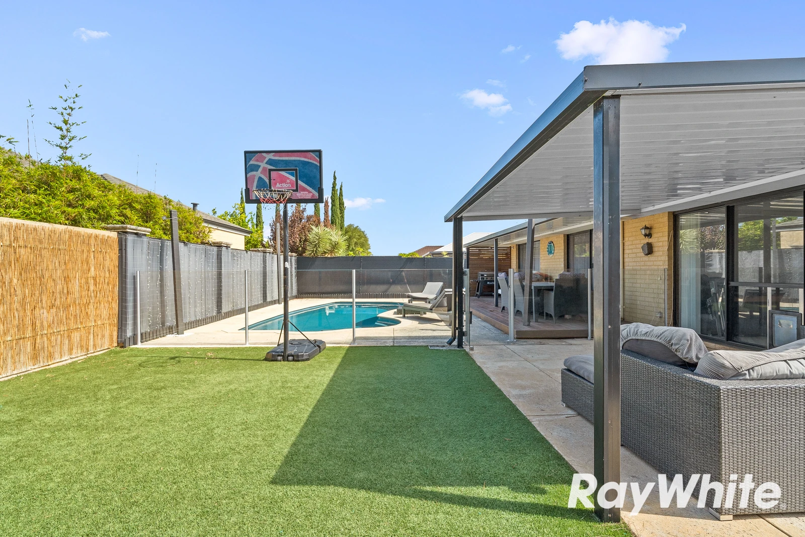 25 Frenchmans Crescent, Secret Harbour, WA 6173